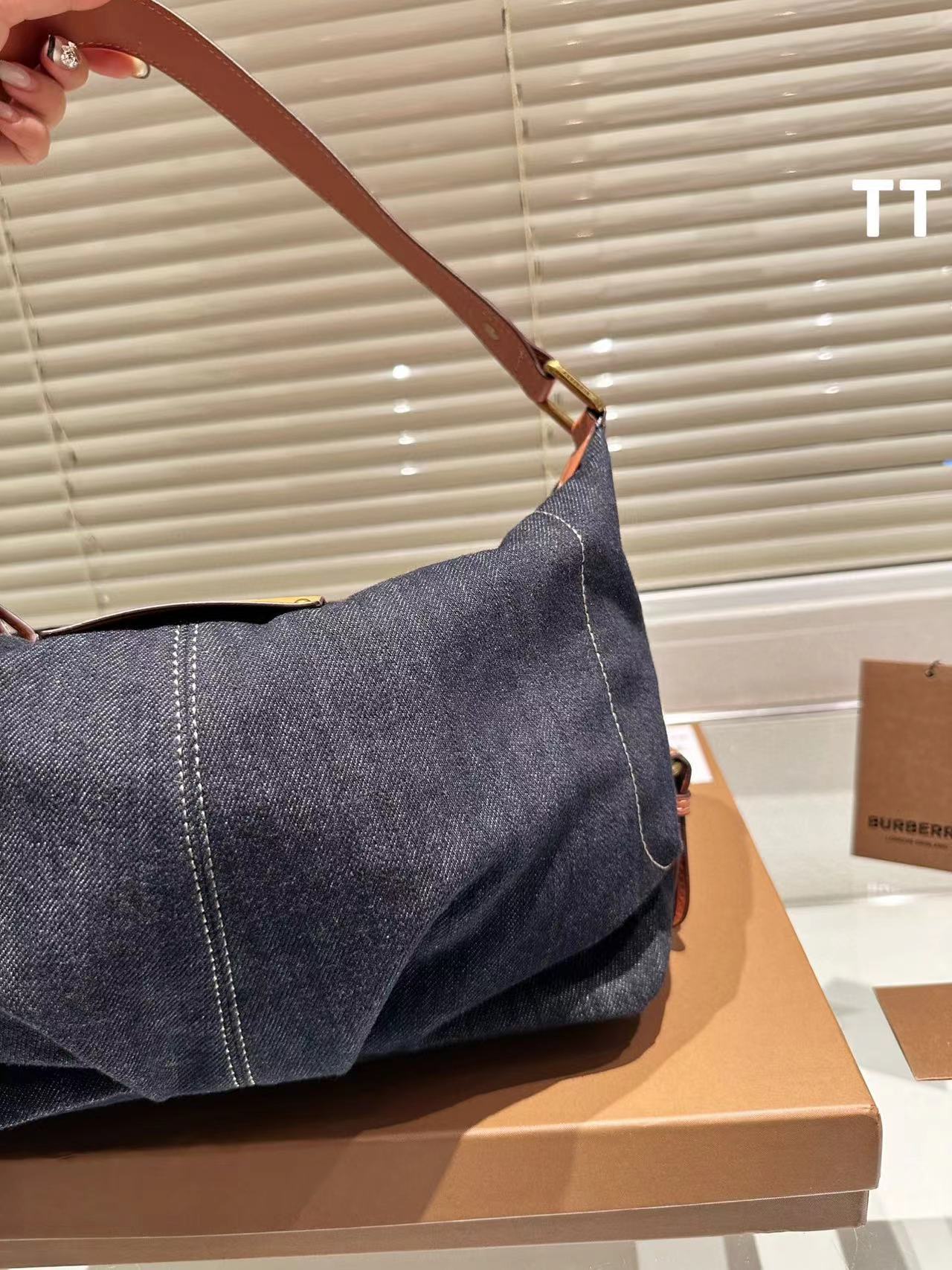  burberry  デニム脇バッグ【50％割引+送料無料】
