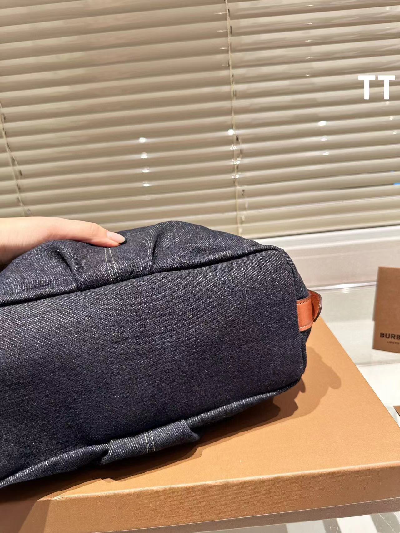  burberry  デニム脇バッグ【50％割引+送料無料】