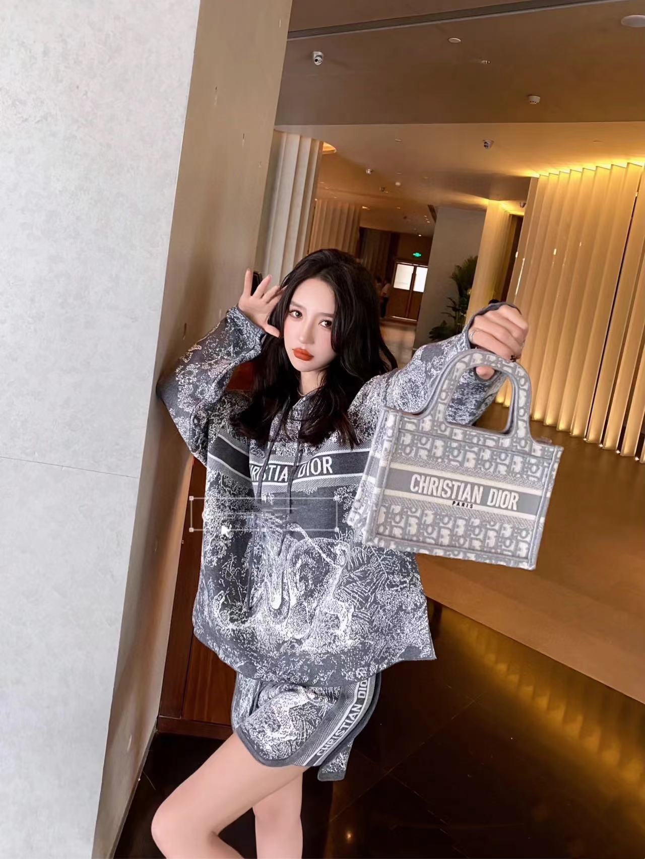 DI0R  刺繍ハンドバッグ【50％割引+送料無料】