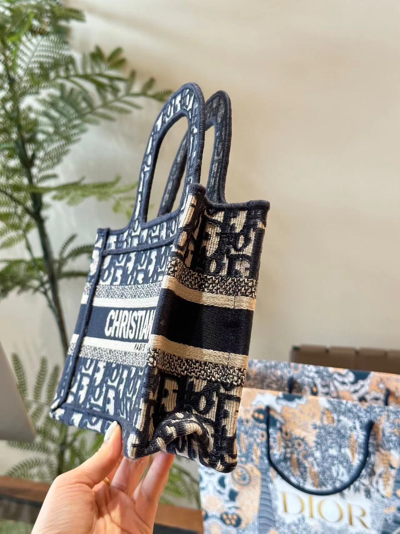 DI0R  刺繍ハンドバッグ【50％割引+送料無料】