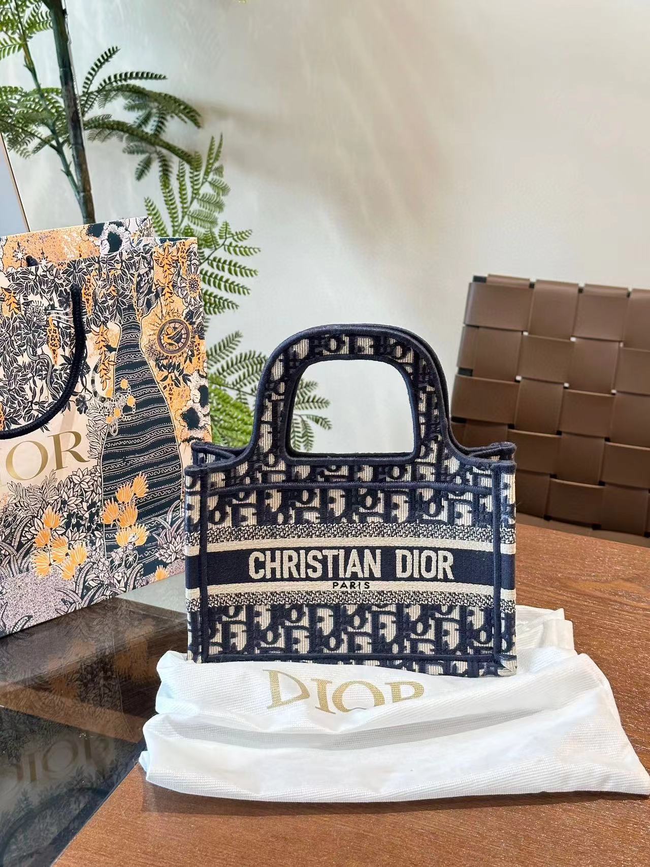 DI0R  刺繍ハンドバッグ【50％割引+送料無料】