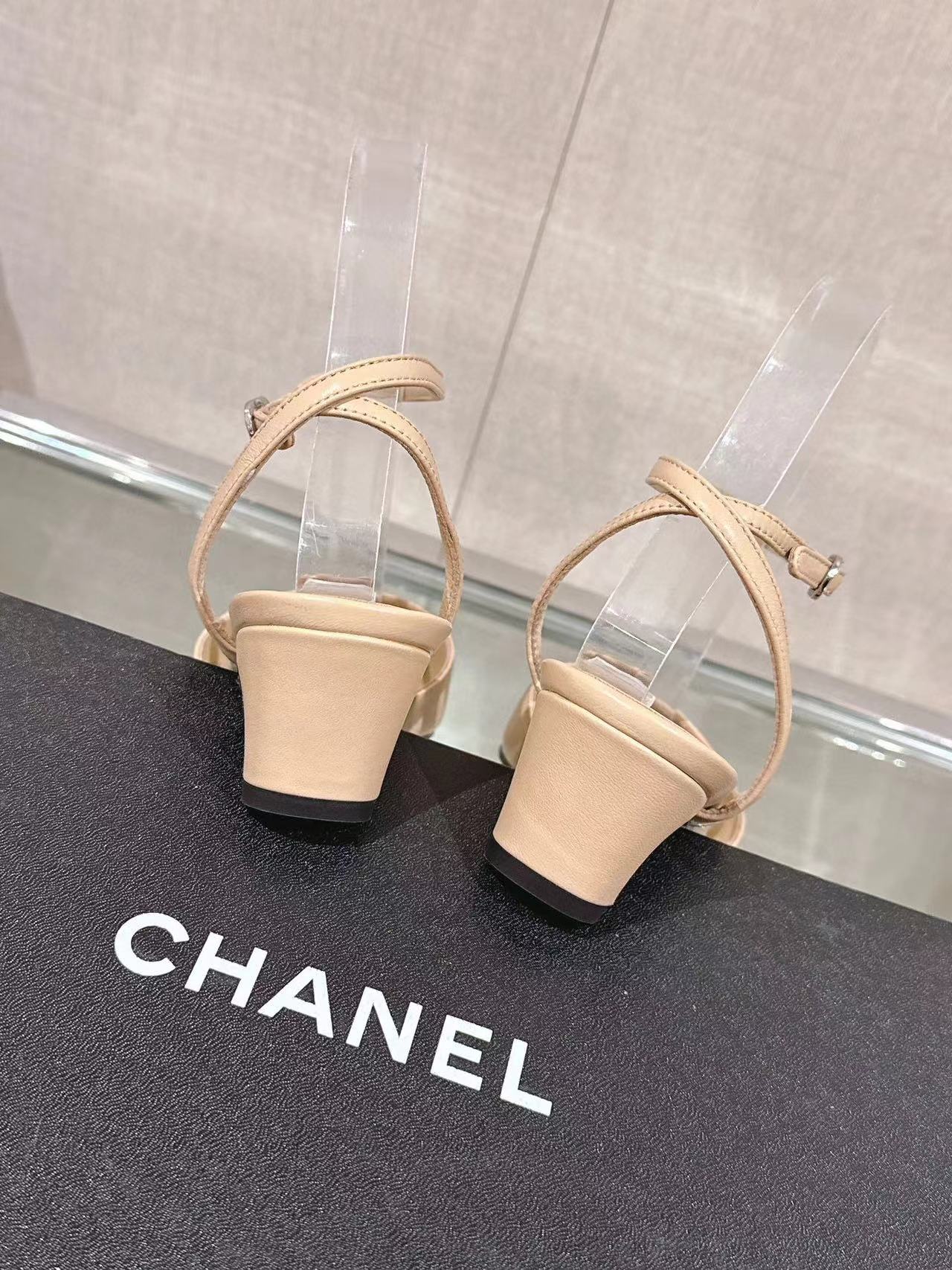 CHANE1 高品質刺繍ダブル C ローヒール【50％割引+送料無料】