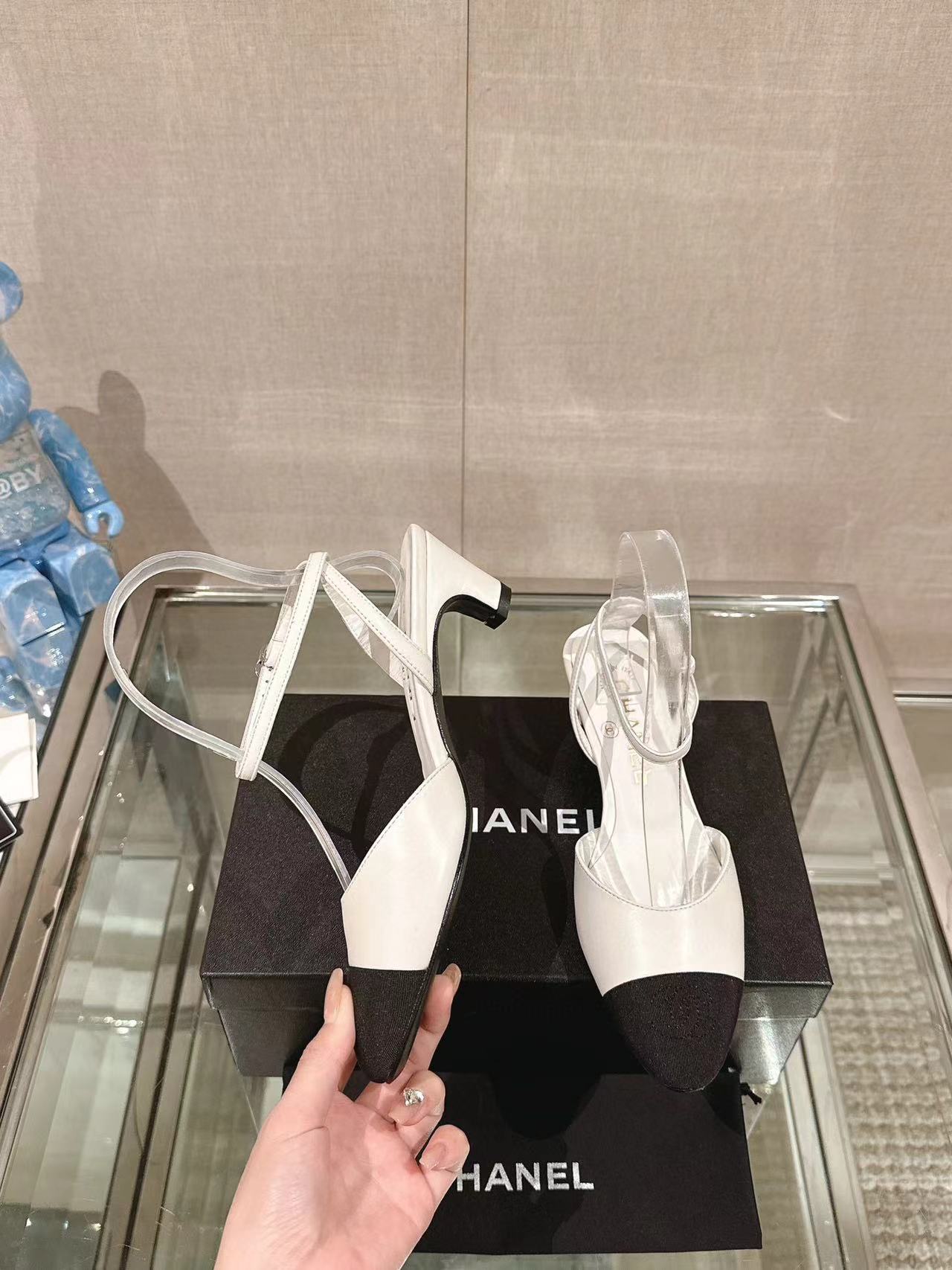 CHANE1 高品質刺繍ダブル C ローヒール【50％割引+送料無料】