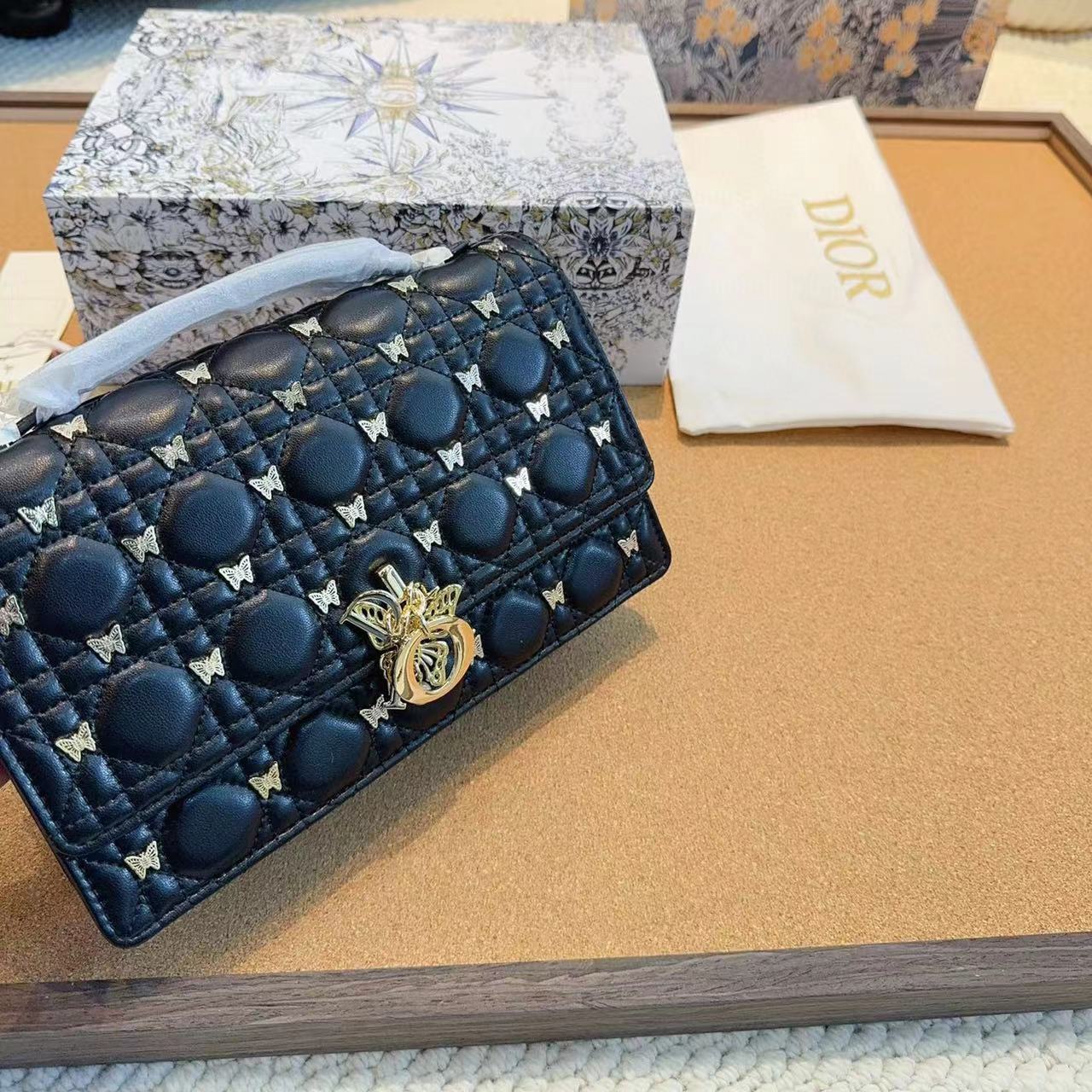 DI0R バタフライ ハンドバッグ【50％割引+送料無料】