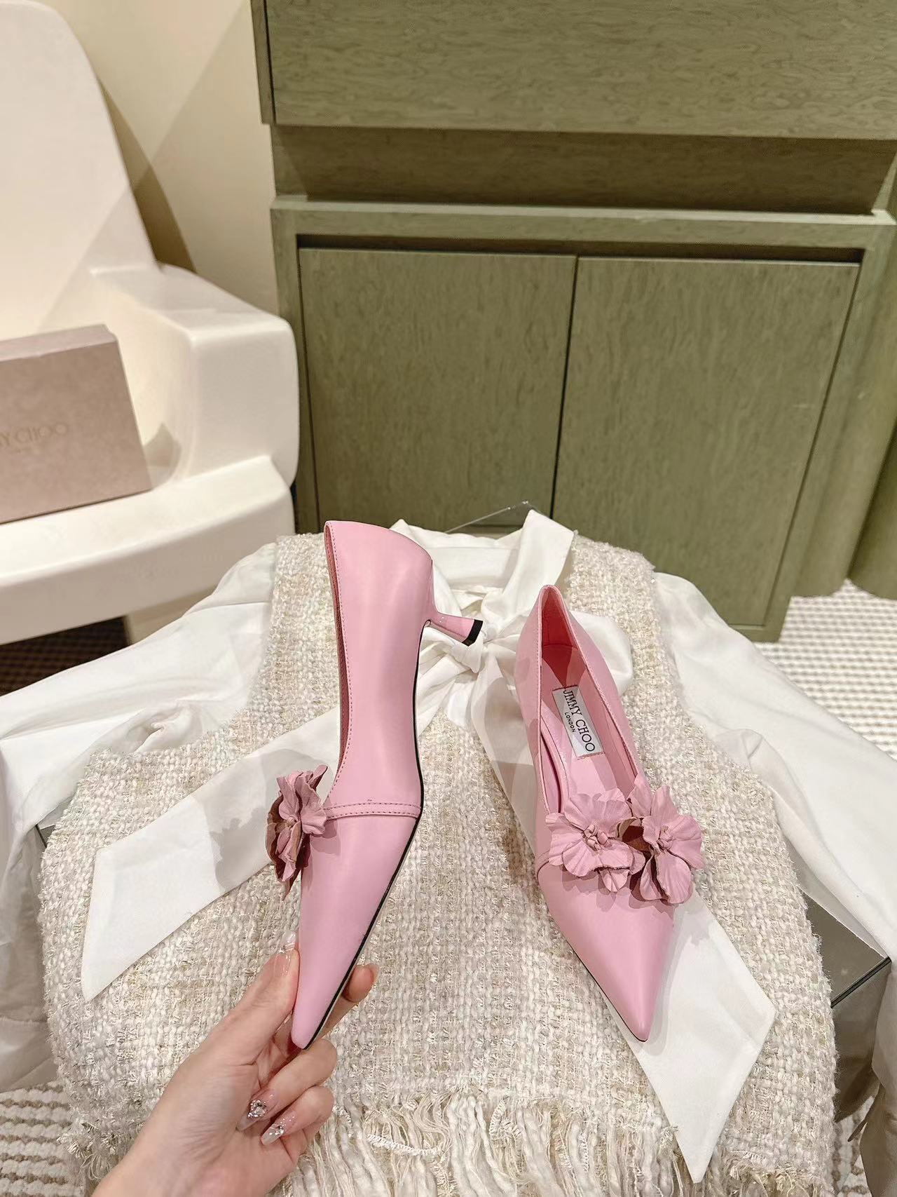 jimmycho0 高品質フラワーハイヒール【50％割引+送料無料】