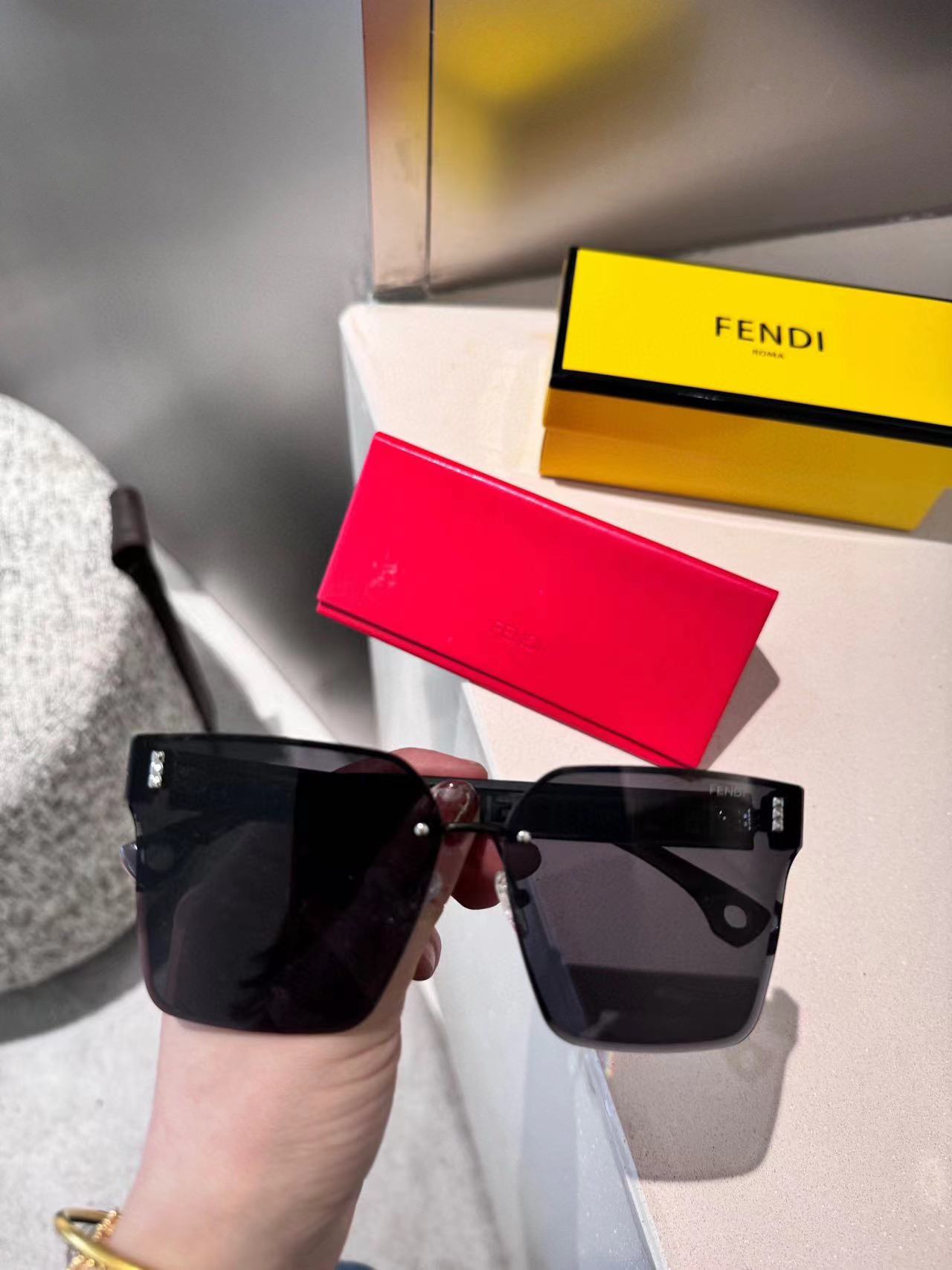FEND1  偏光レディースサングラス【50％割引+送料無料】6115
