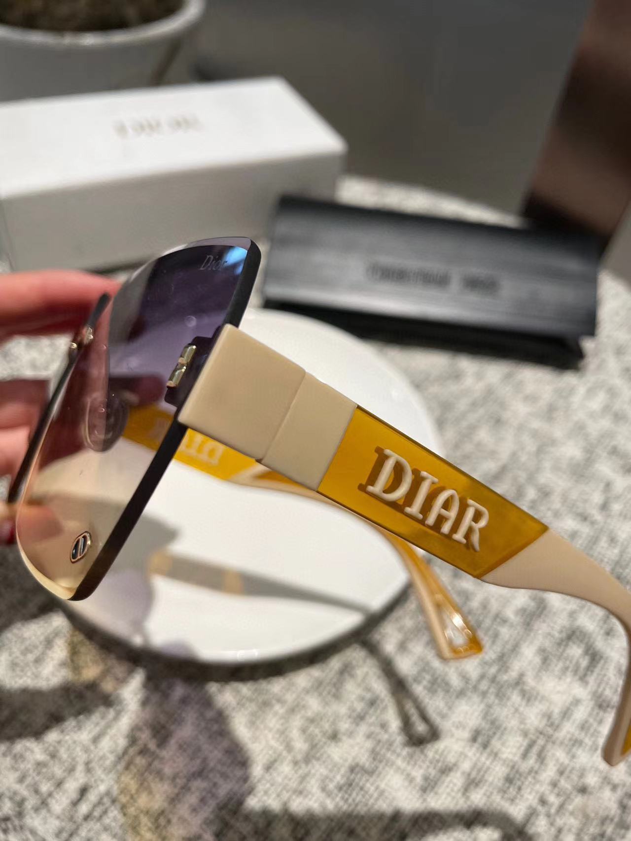 DI0R  偏光レディースサングラス【50％割引+送料無料】6114