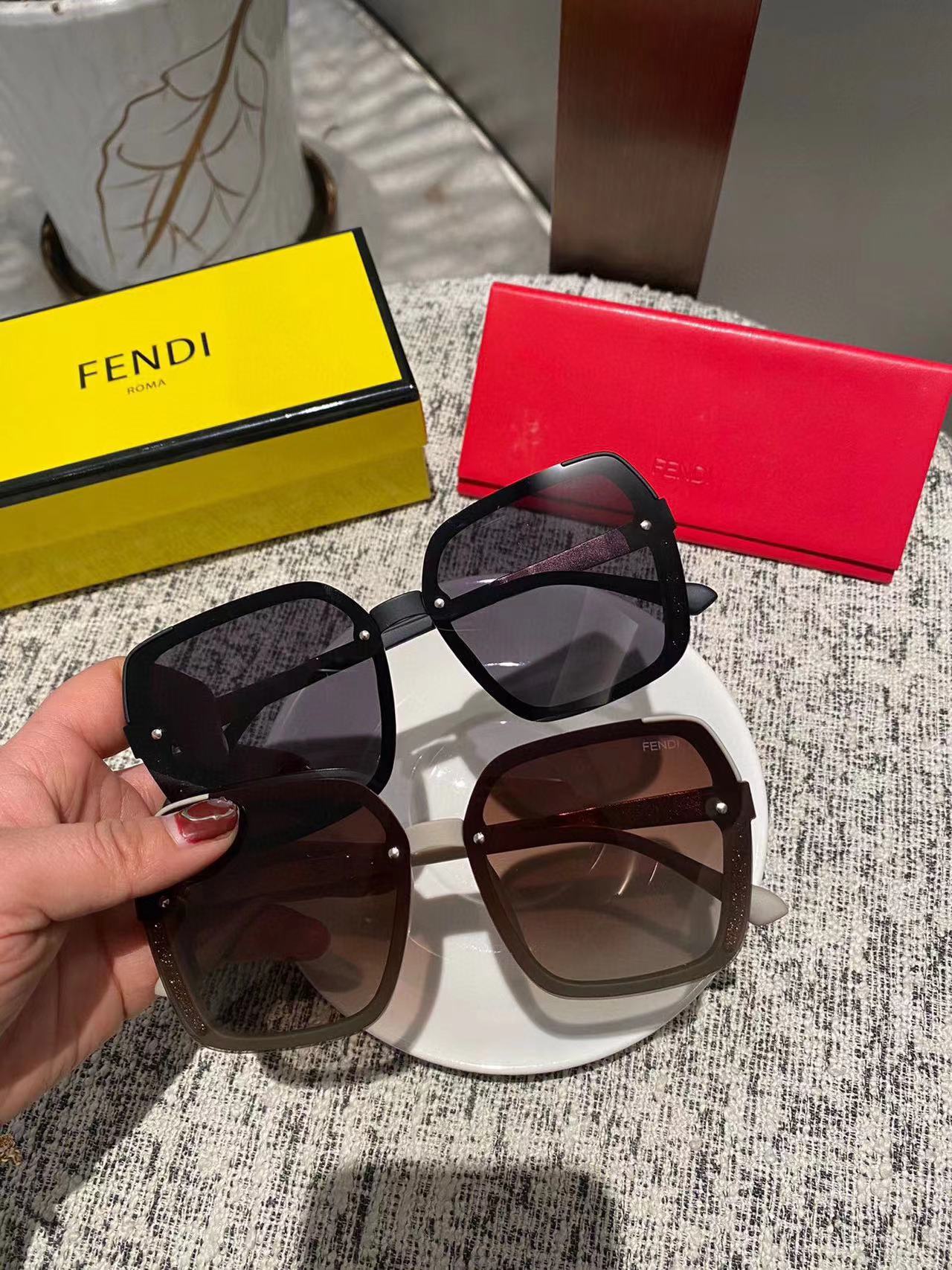 FEND1   偏光レディースサングラス【50％割引+送料無料】7115