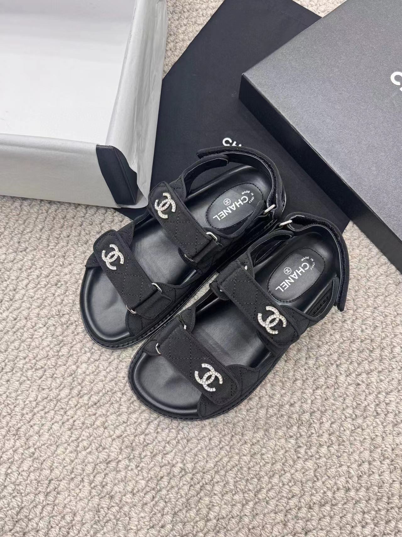 CHANE1 高品質ダブル C ロゴ ベルクロ シューズ【50％割引+送料無料】