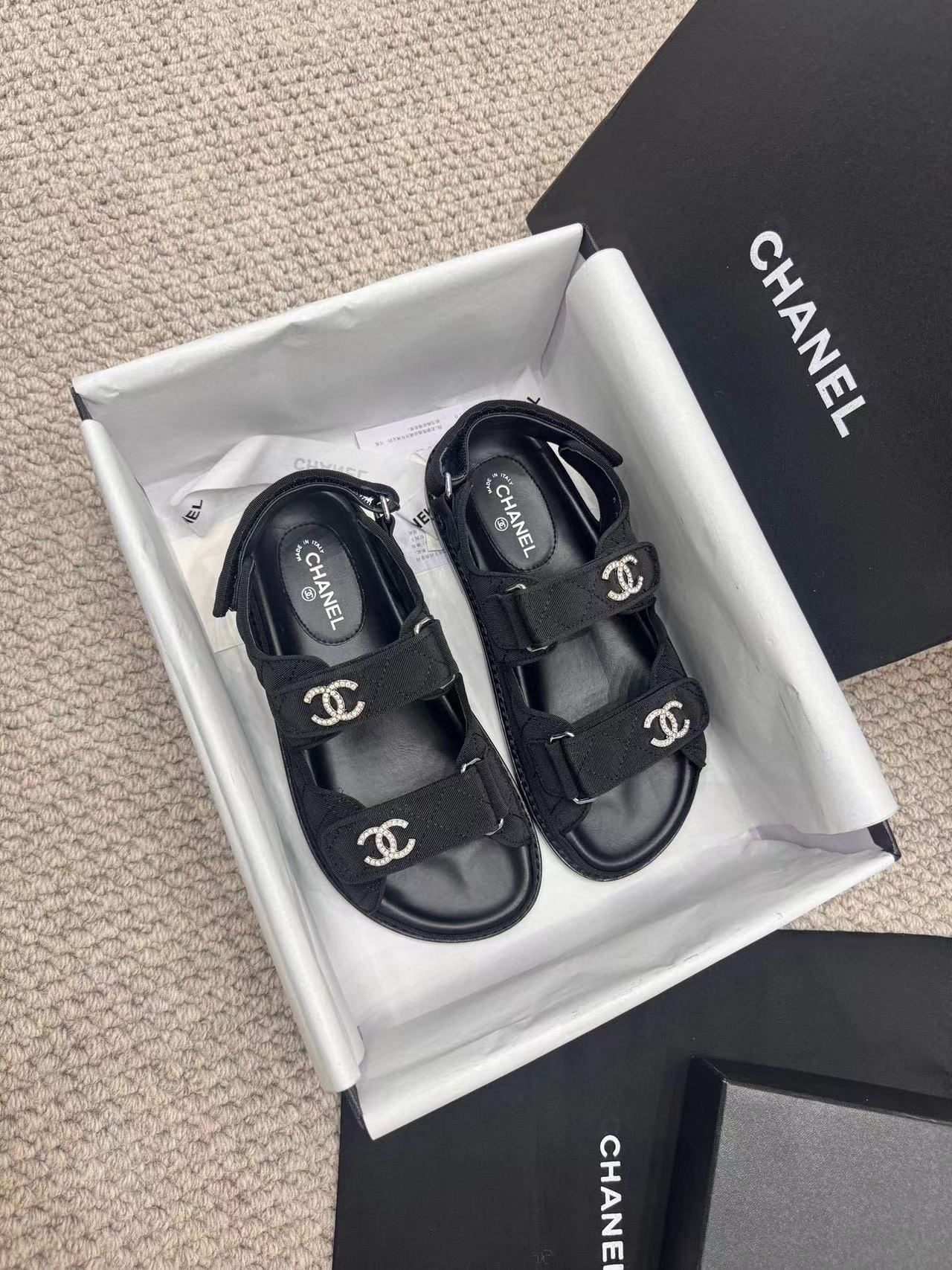 CHANE1 高品質ダブル C ロゴ ベルクロ シューズ【50％割引+送料無料】