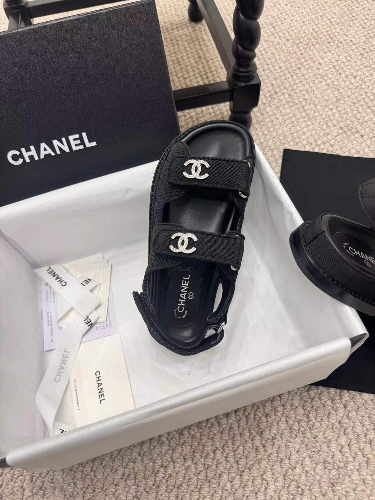 CHANE1 高品質ダブル C ロゴ ベルクロ シューズ【50％割引+送料無料】