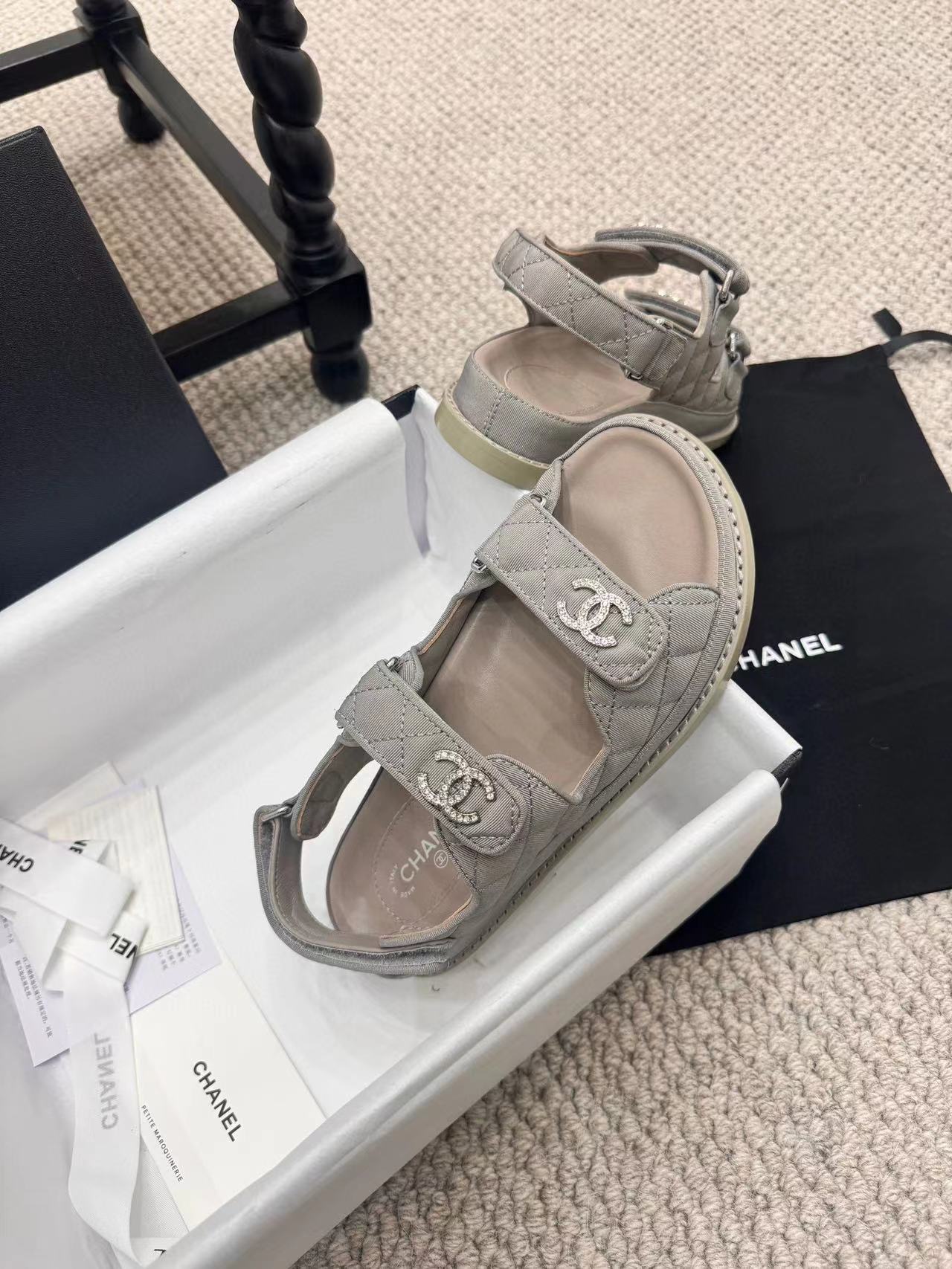 CHANE1 高品質ダブル C ロゴ ベルクロ シューズ【50％割引+送料無料】