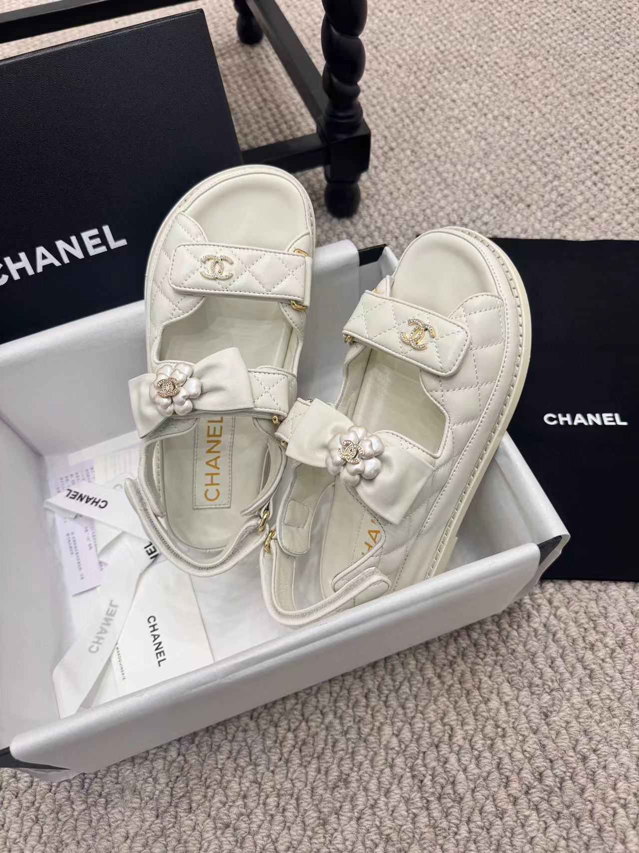 CHANE1 高品質カメリアベルクロシューズ【50％割引+送料無料】