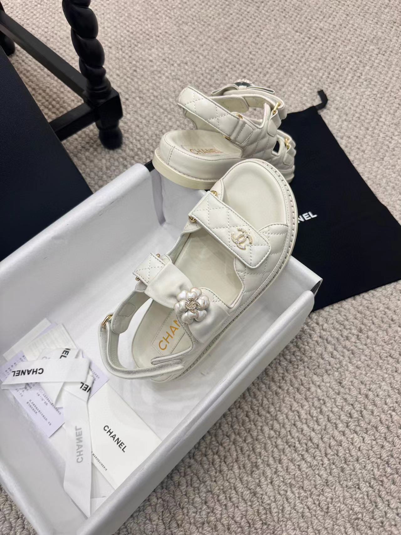 CHANE1 高品質カメリアベルクロシューズ【50％割引+送料無料】