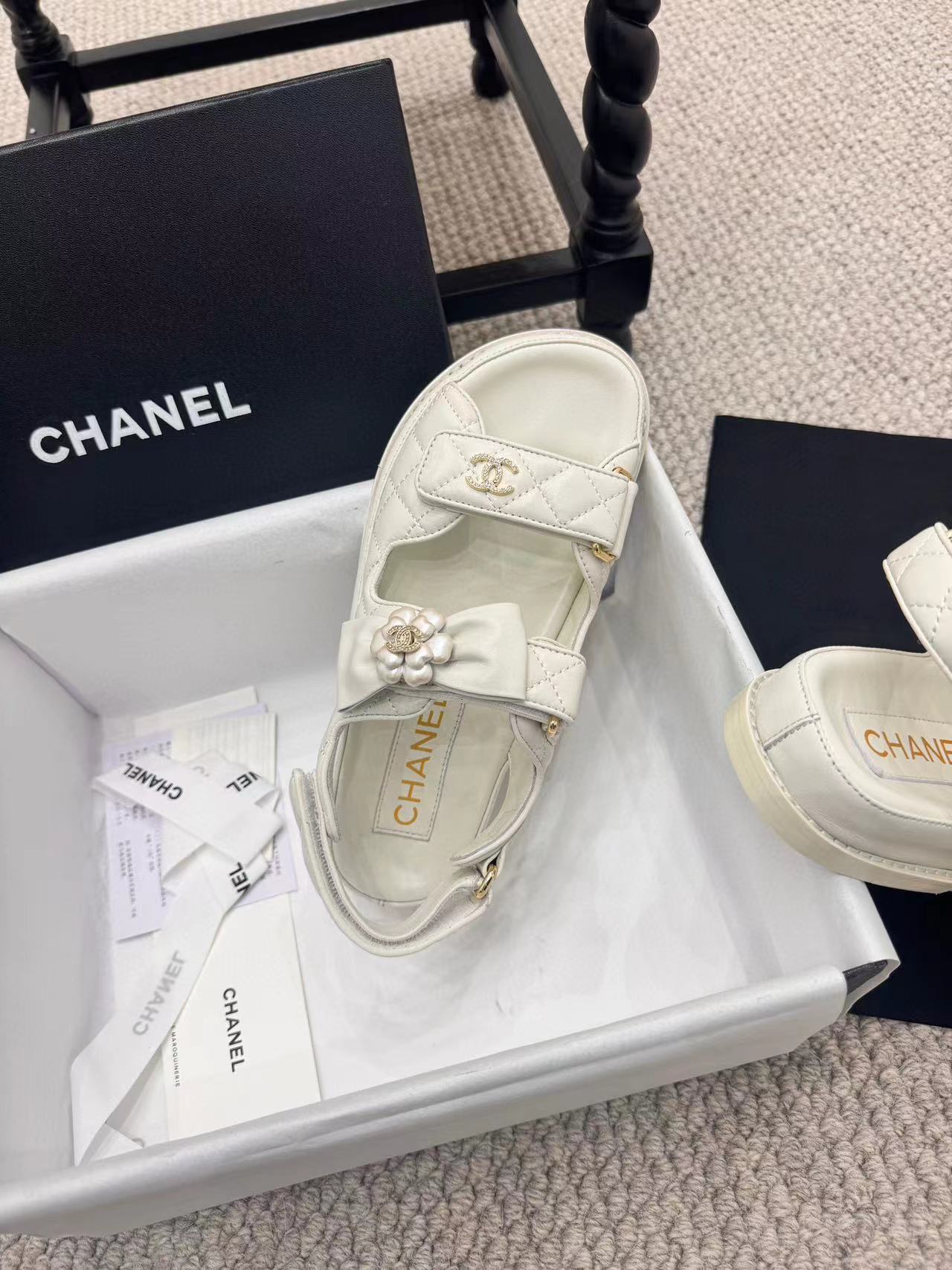 CHANE1 高品質カメリアベルクロシューズ【50％割引+送料無料】