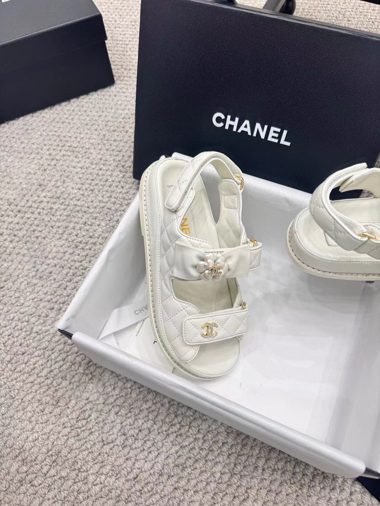 CHANE1 高品質カメリアベルクロシューズ【50％割引+送料無料】