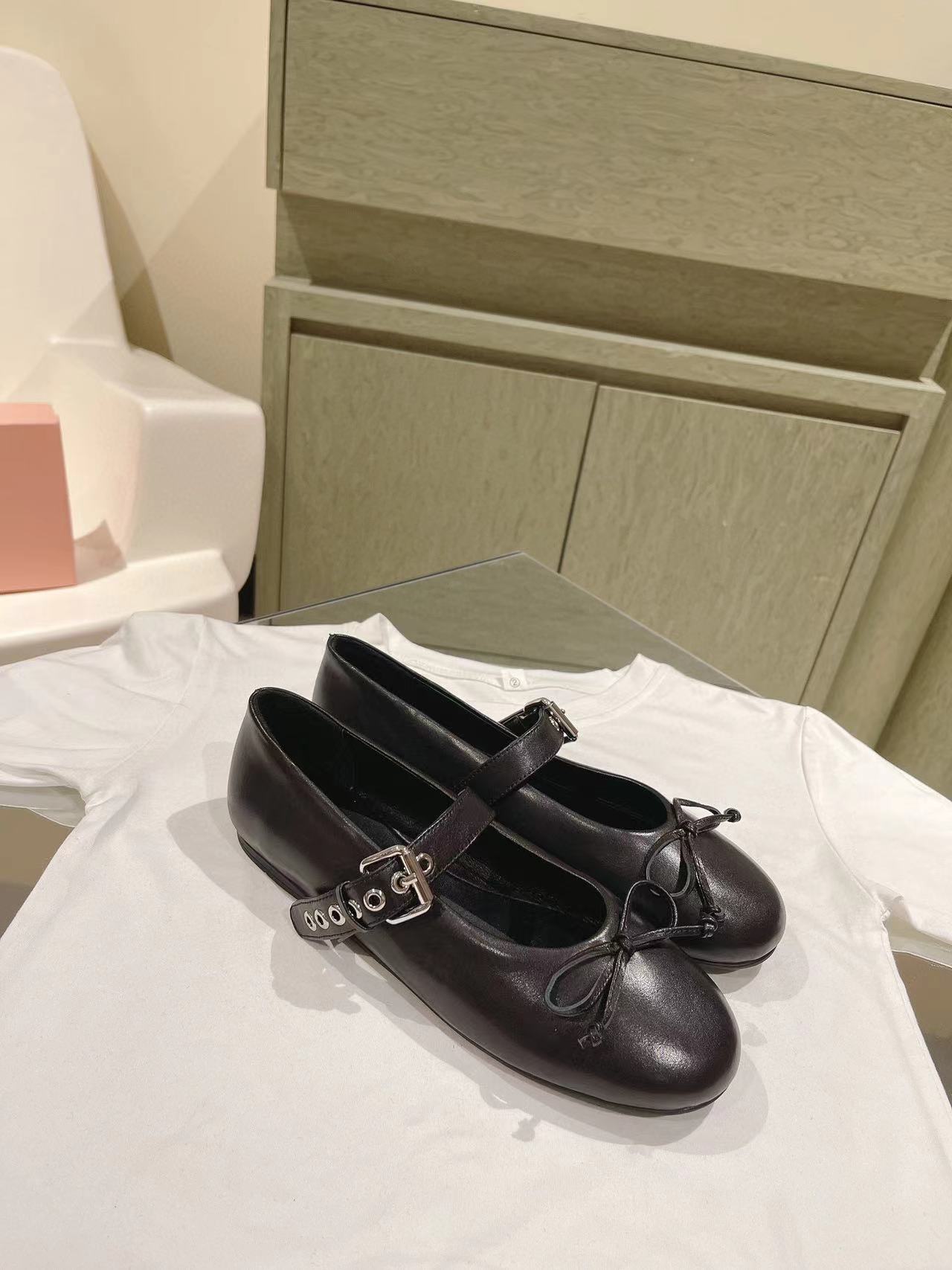 M1UM1U 高級本革バレエシューズ【50％割引+送料無料】