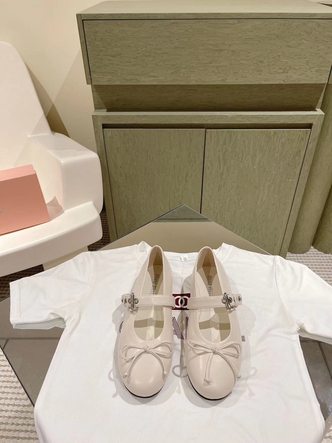 M1UM1U 高級本革バレエシューズ【50％割引+送料無料】