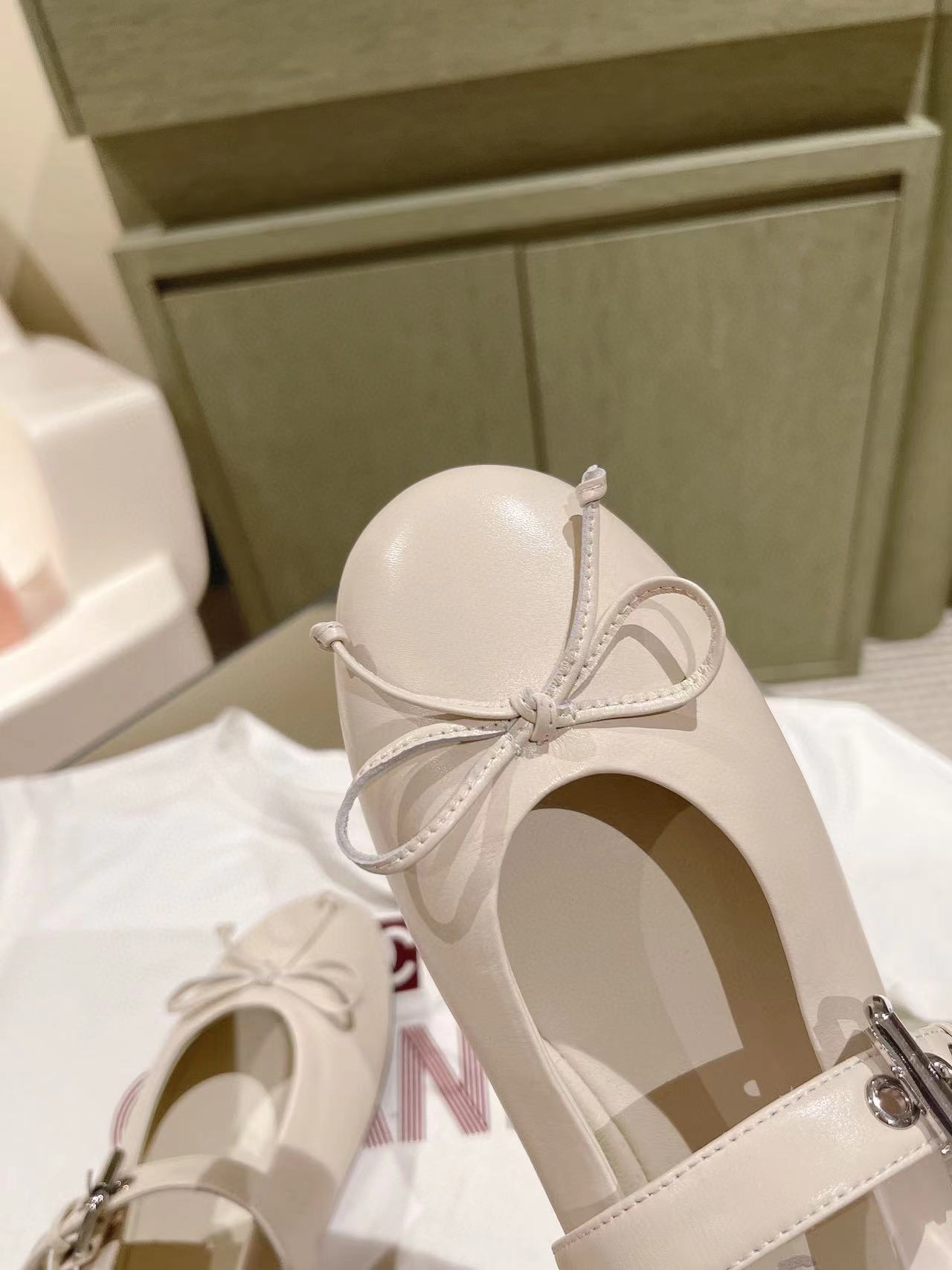 M1UM1U 高級本革バレエシューズ【50％割引+送料無料】