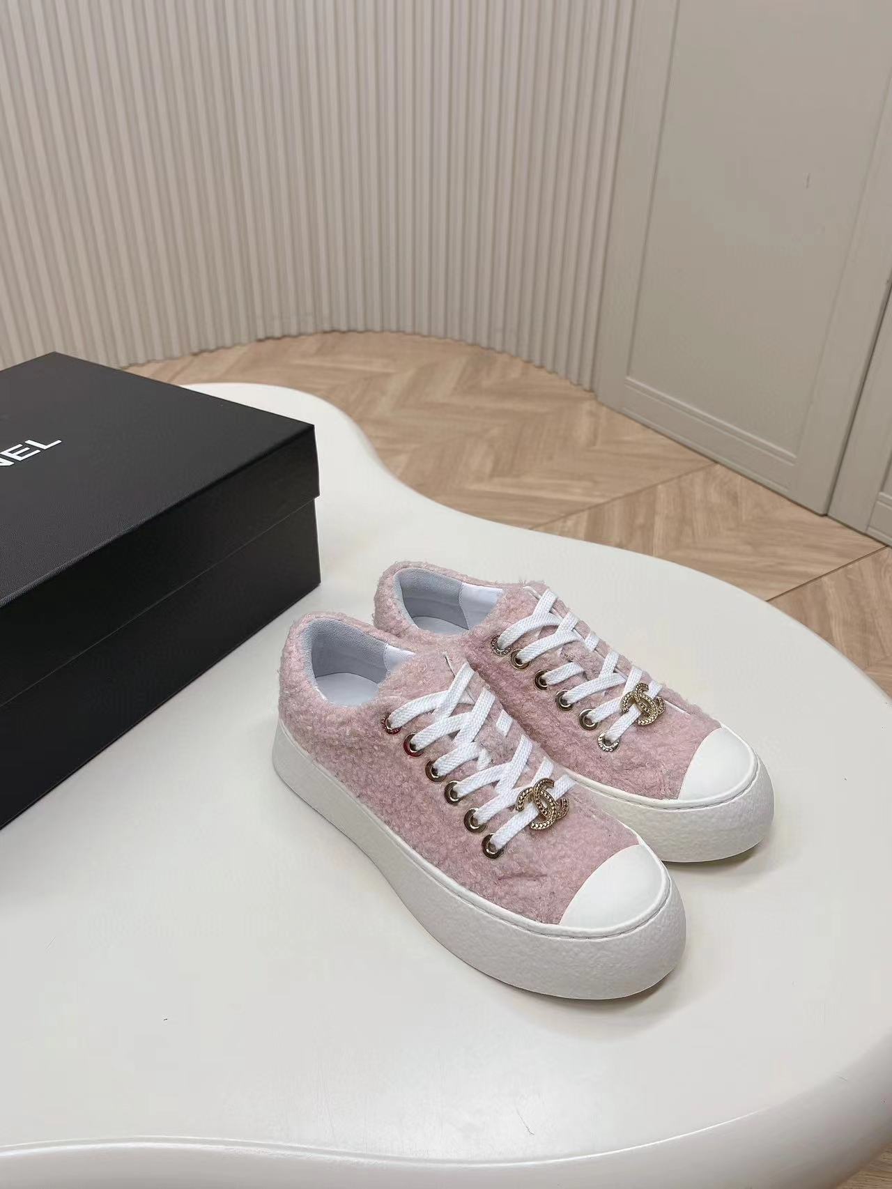 CHANE1 高品質牛革とラムウールのカジュアルシューズ【50％割引+送料無料】