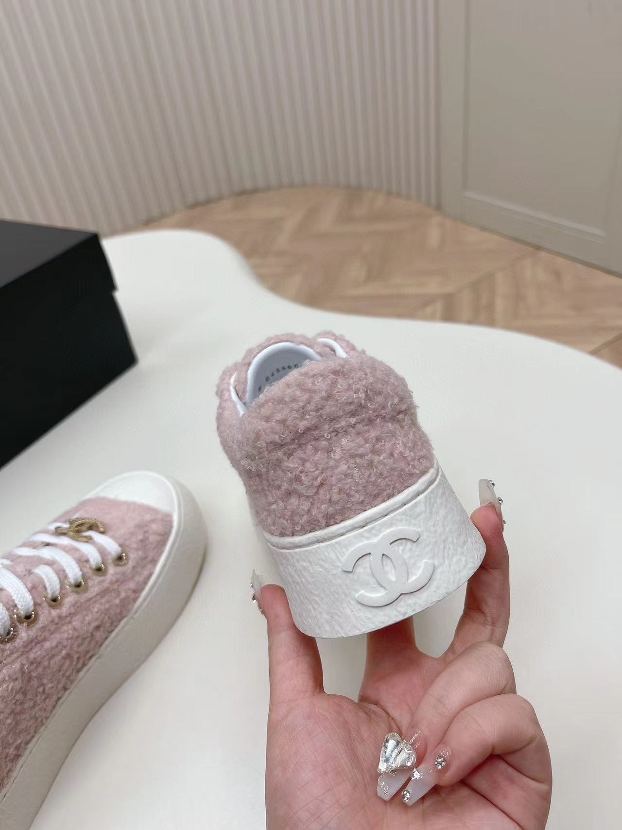 CHANE1 高品質牛革とラムウールのカジュアルシューズ【50％割引+送料無料】