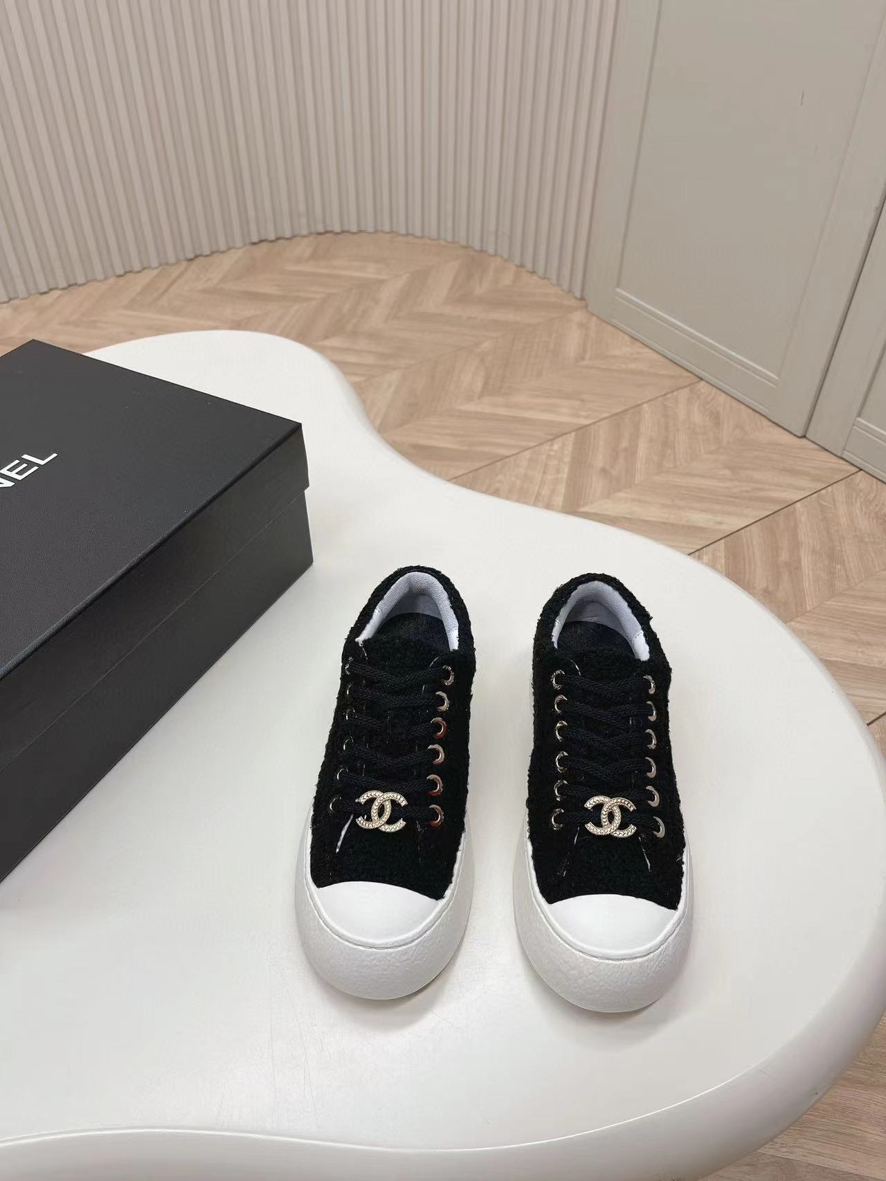 CHANE1 高品質牛革とラムウールのカジュアルシューズ【50％割引+送料無料】