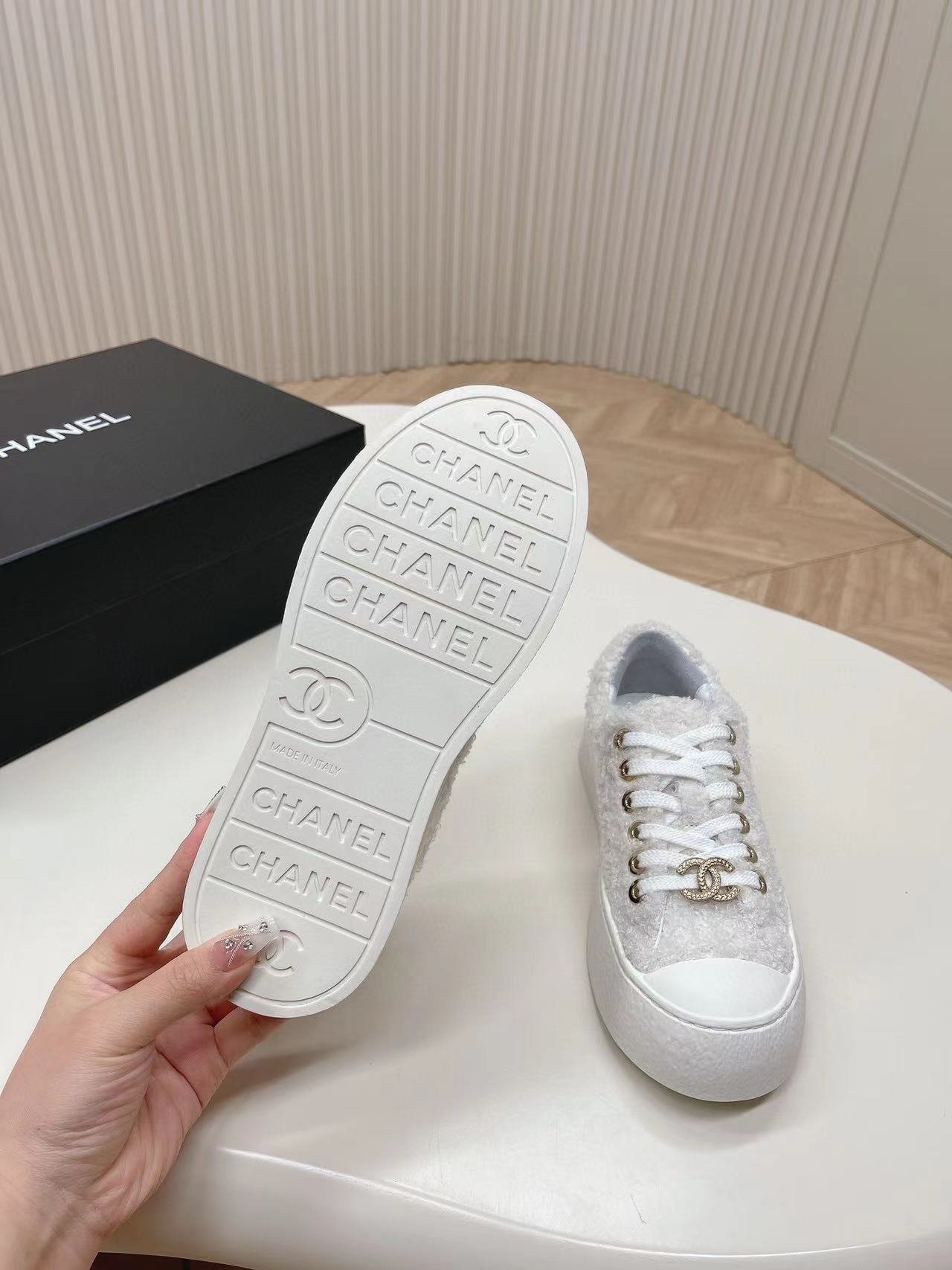 CHANE1 高品質牛革とラムウールのカジュアルシューズ【50％割引+送料無料】