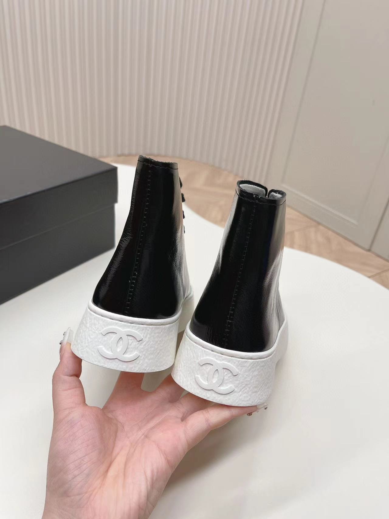 CHANE1 高級牛革ハイカットシューズ【50%割引+送料無料】