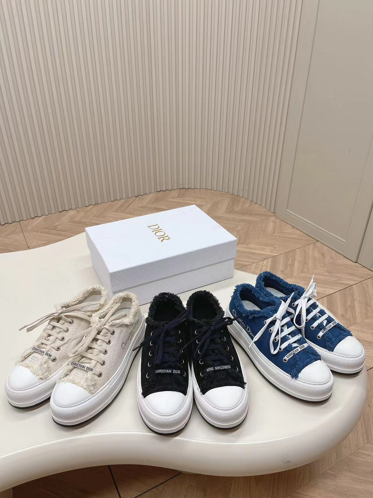 DI0R 高品質老眼刺繍厚底カジュアルスニーカー【50％割引+送料無料】