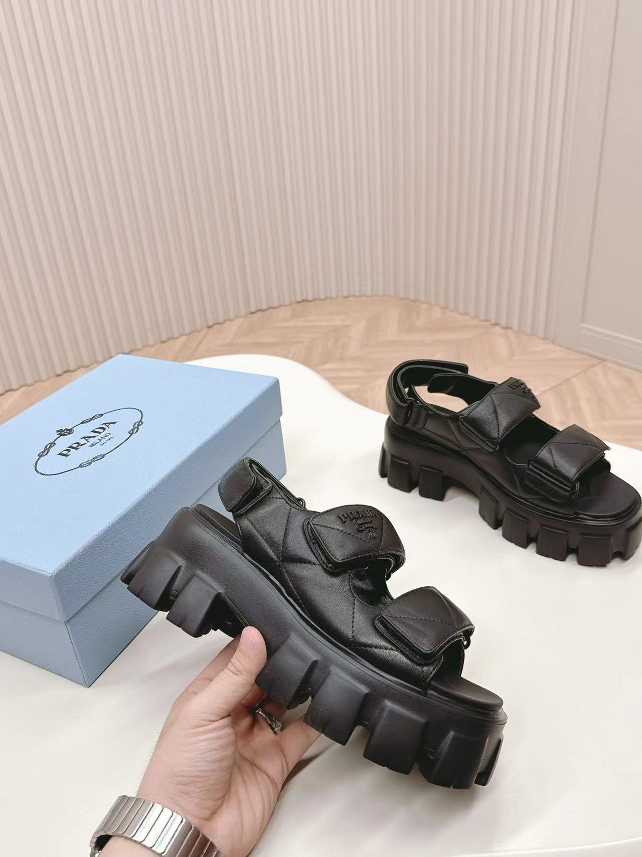 PR4DA トライアングルロゴ プラットフォームサンダル【50％割引+送料無料】