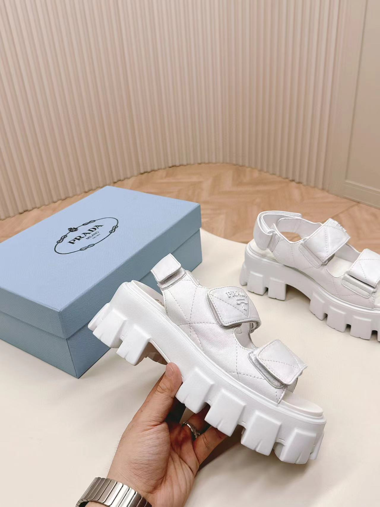 PR4DA トライアングルロゴ プラットフォームサンダル【50％割引+送料無料】