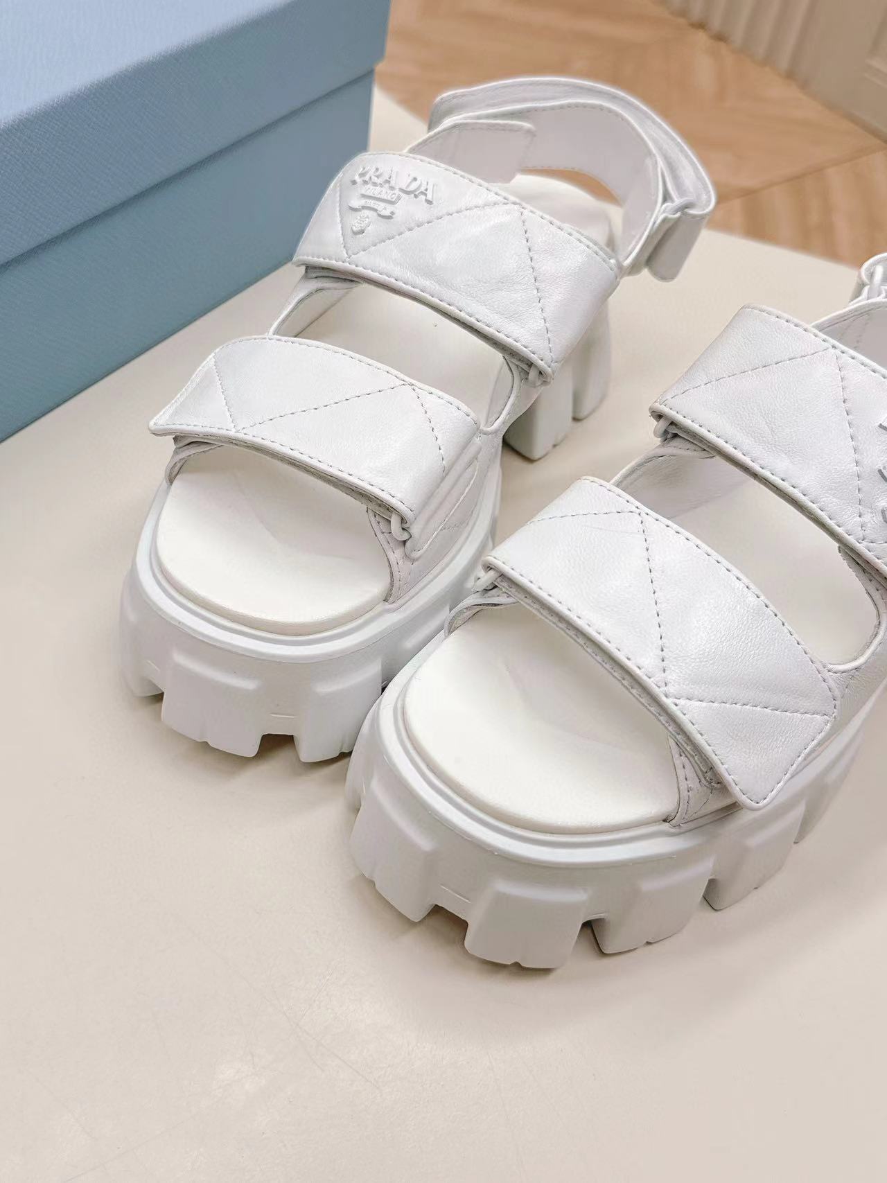 PR4DA トライアングルロゴ プラットフォームサンダル【50％割引+送料無料】