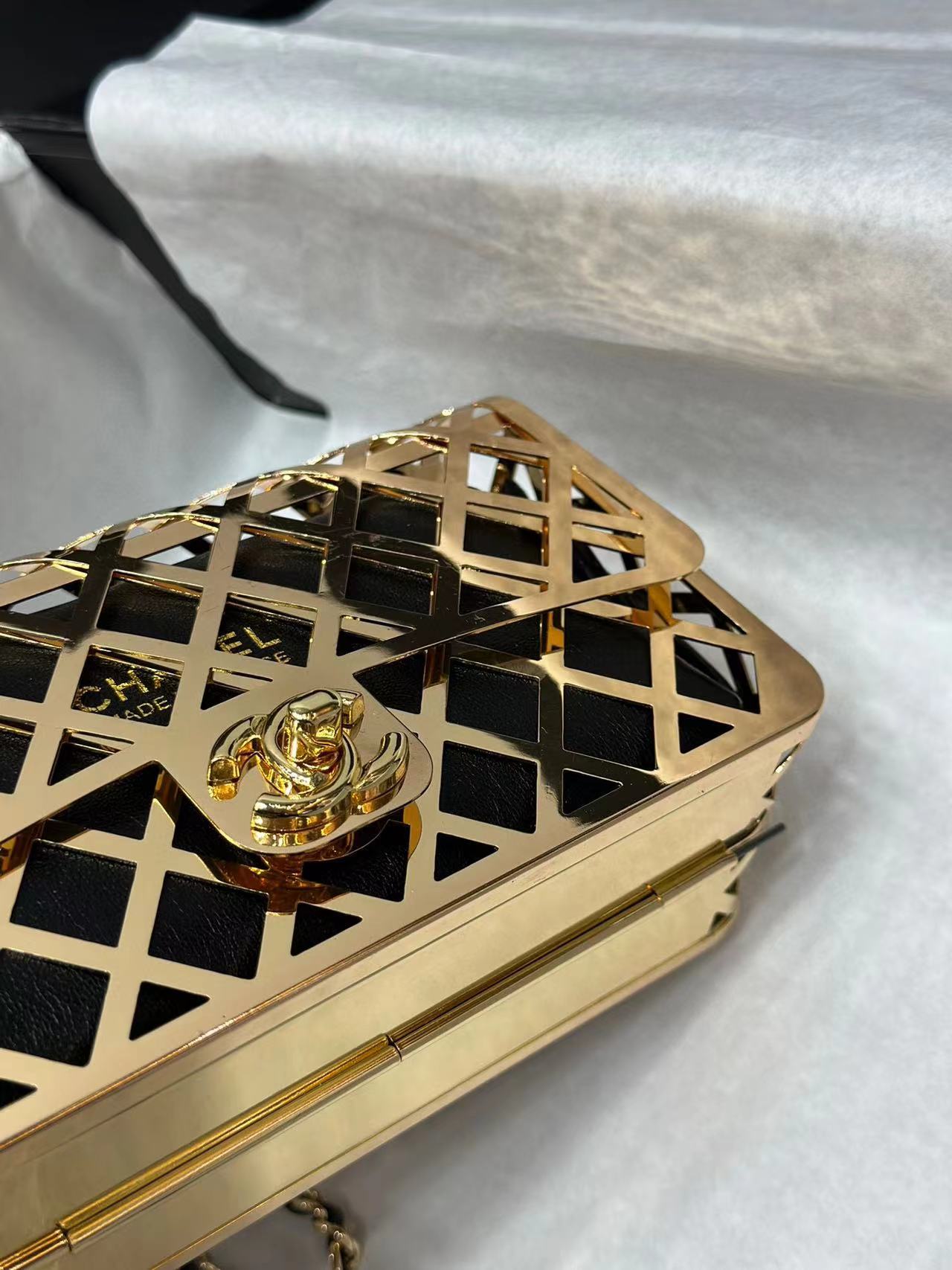 CHANE1 メタル中空イブニングバッグ【50%割引+送料無料】