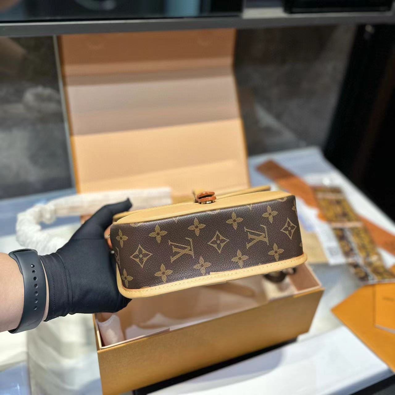 LV 老眼用ショルダークロスボディバッグ【50％割引+送料無料】