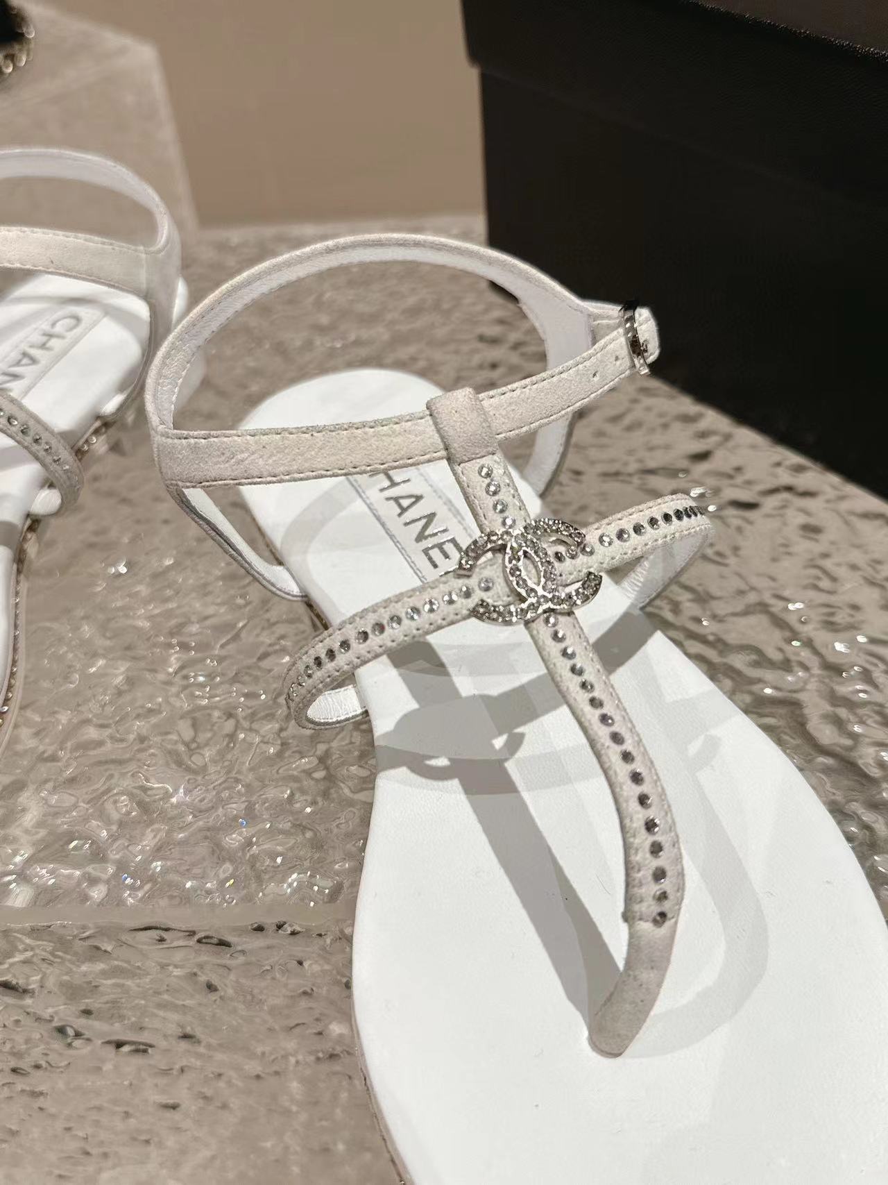 CHANE1 高品質ダブル C ダイヤモンド サンダル【50％割引+送料無料】