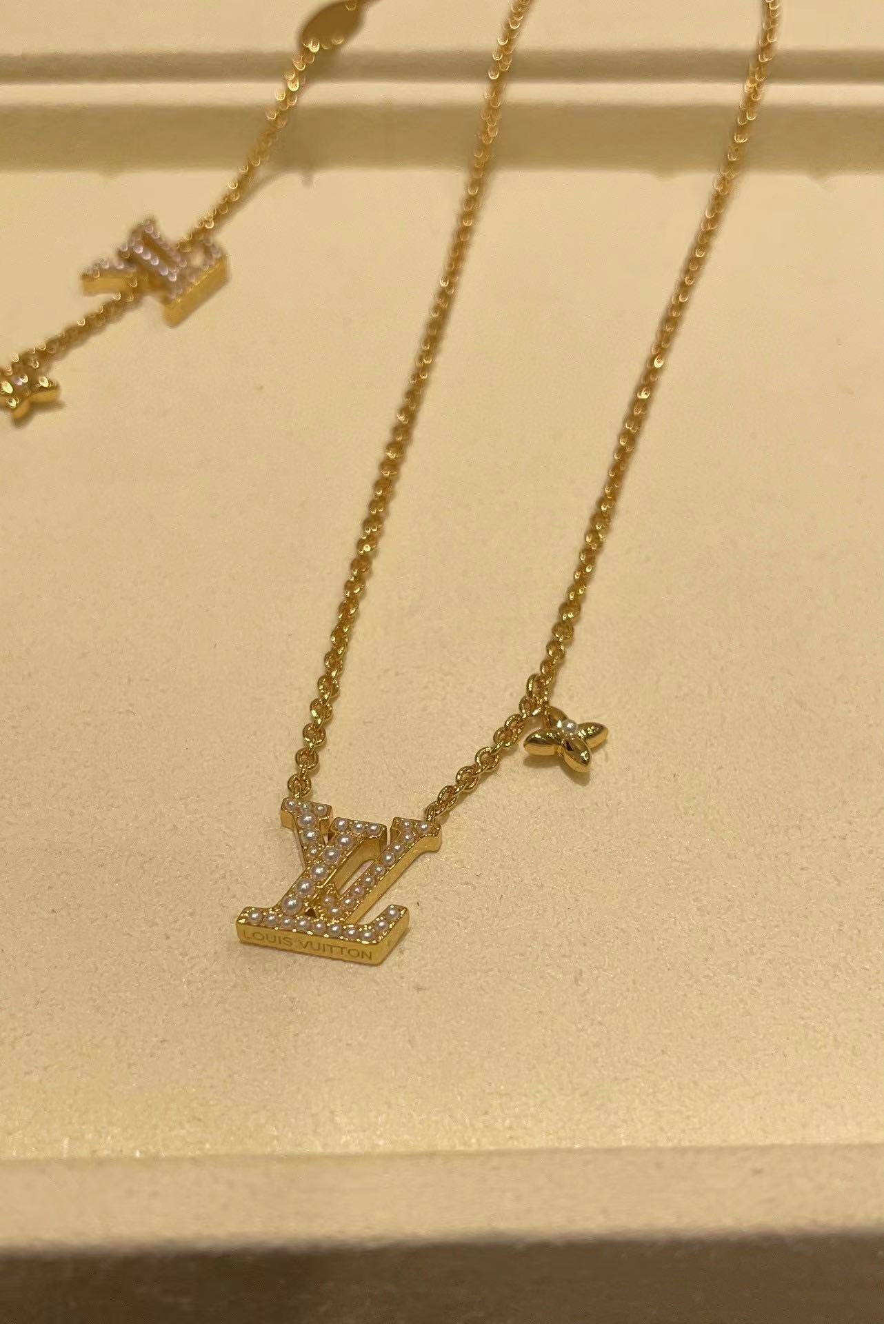 LV パール イヤリング+ネックレス 2点セット【50％割引+送料無料】