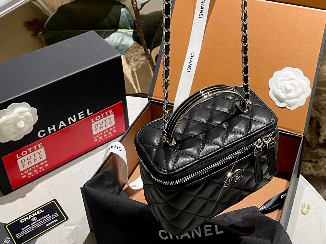 CHANE1 エナメルハンドルショルダークロスボディバッグ【50％割引+送料無料】