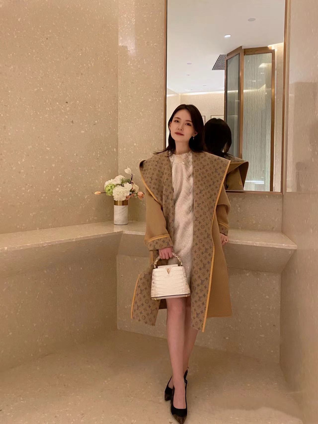 LV Capucines ヒマラヤハンドバッグ 【50%割引+送料無料】