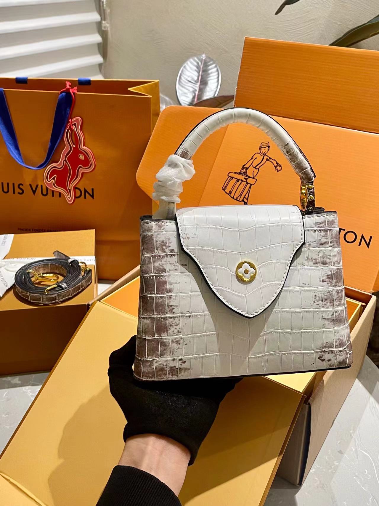 LV Capucines ヒマラヤハンドバッグ 【50%割引+送料無料】