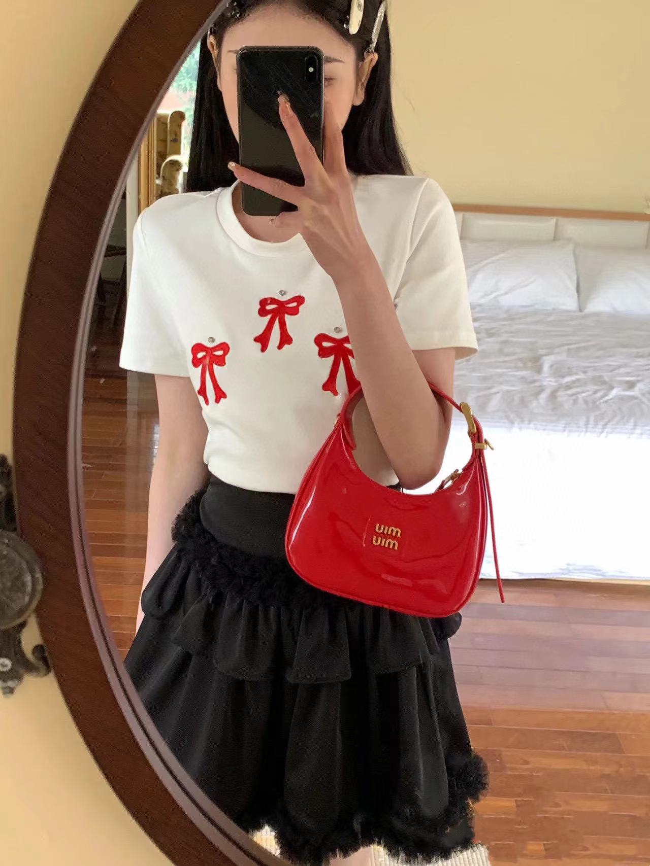 M1UM1U パテントレザー ハンドバッグ 【50％割引+送料無料】