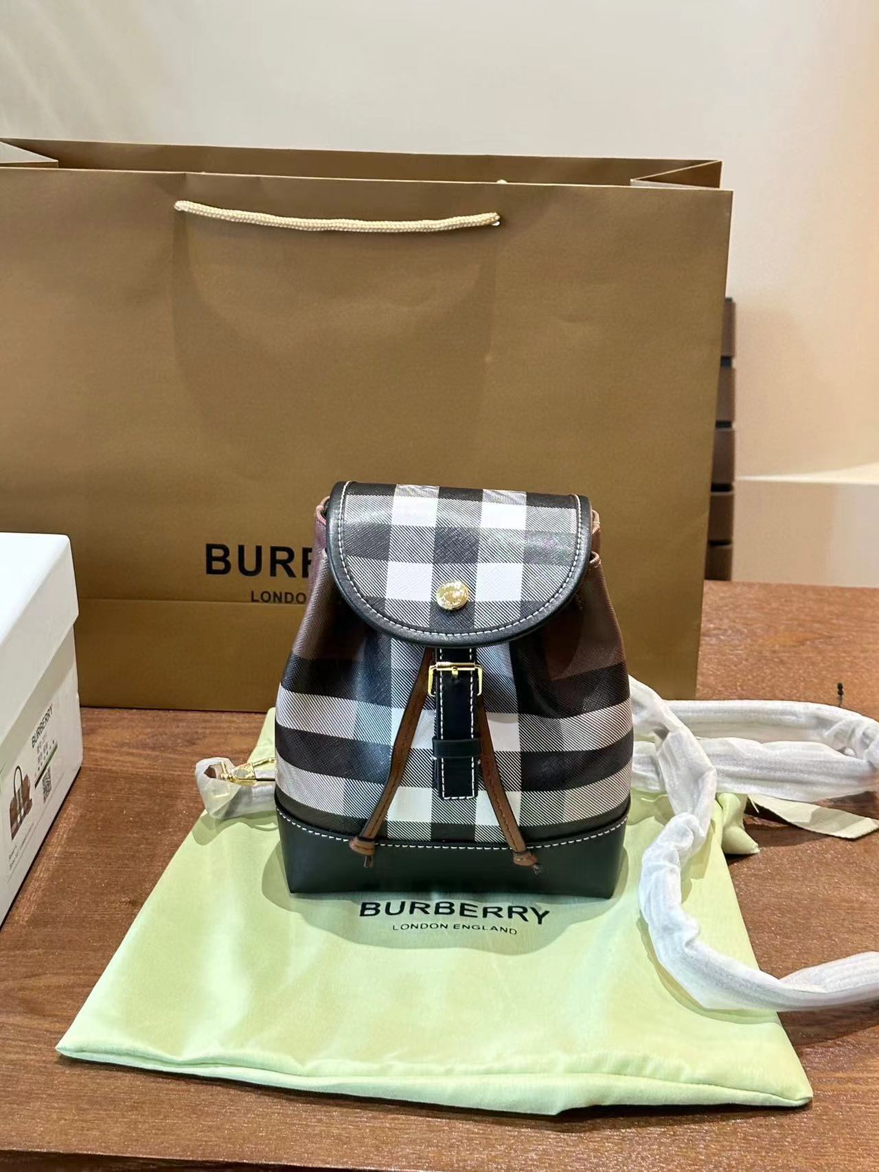 burberry ショルダーバッグ【50％割引+送料無料】