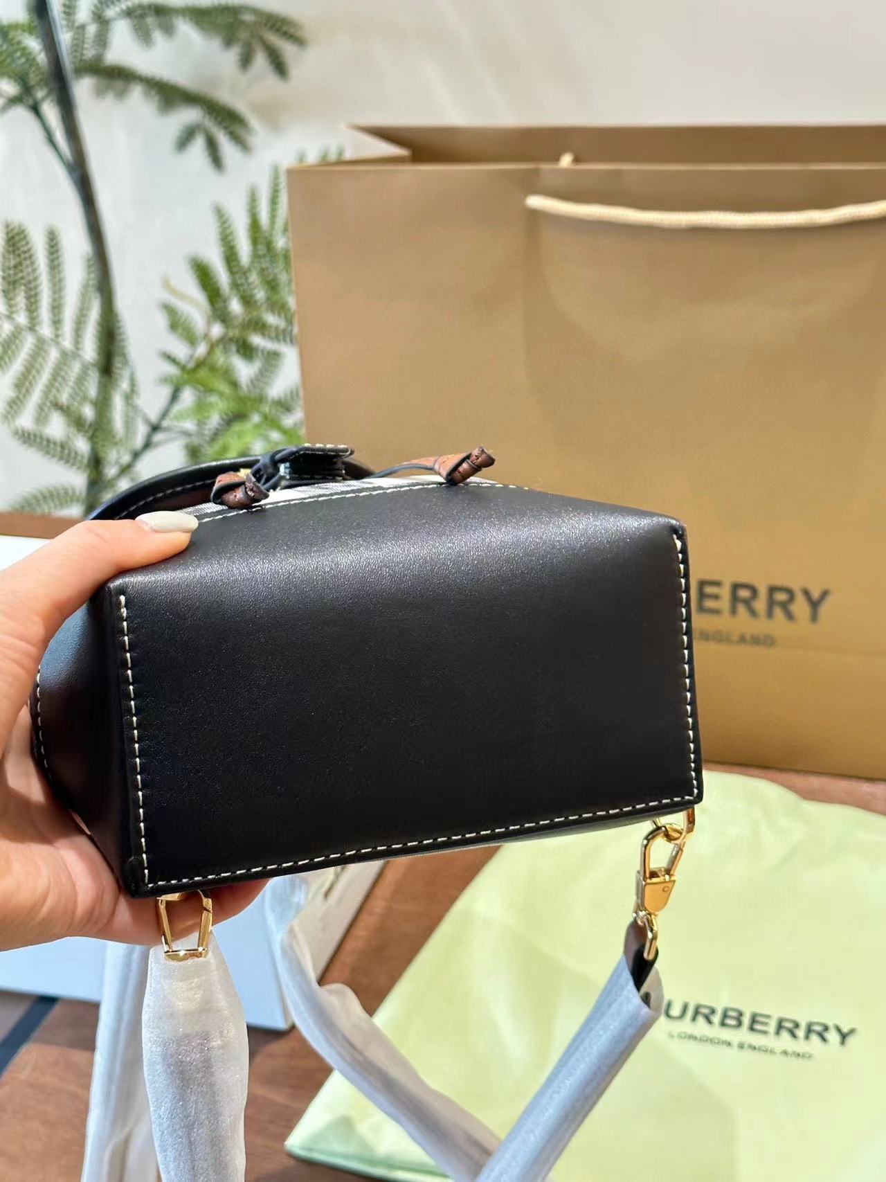 burberry ショルダーバッグ【50％割引+送料無料】