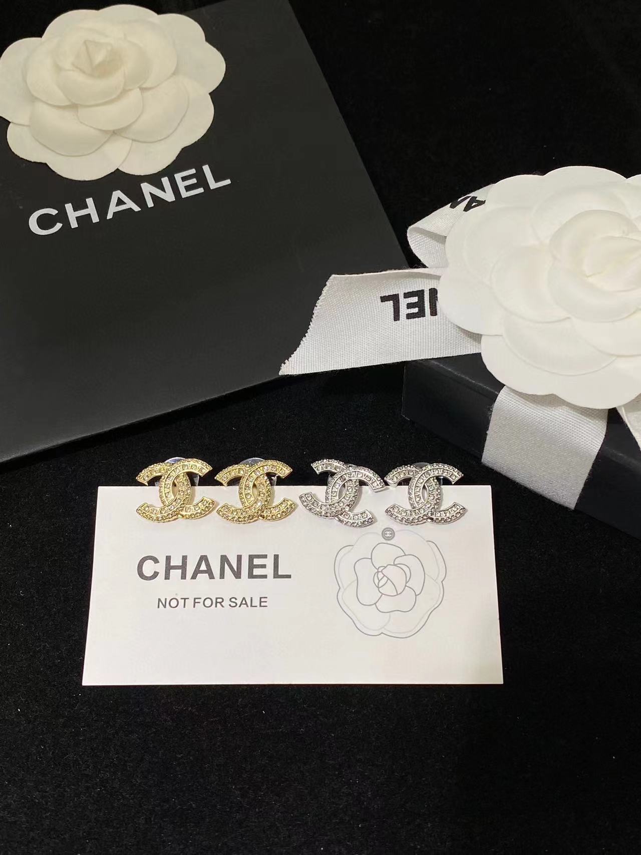 CHANE1 ダブルC スタッドピアス【 50％割引+送料無料】