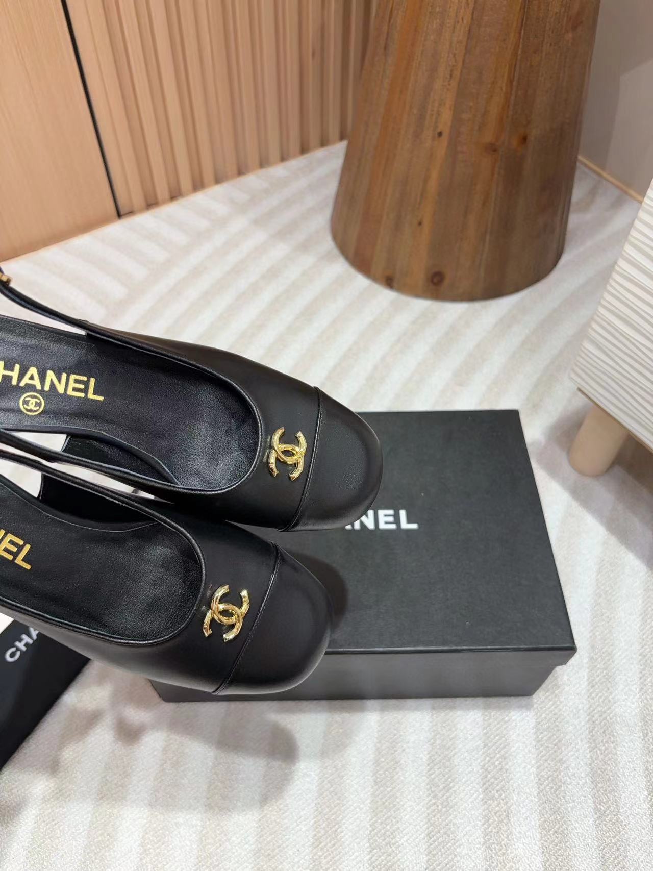 CHANE1 高品質ダブルCバックル太ヒールサンダル【50％割引+送料無料】