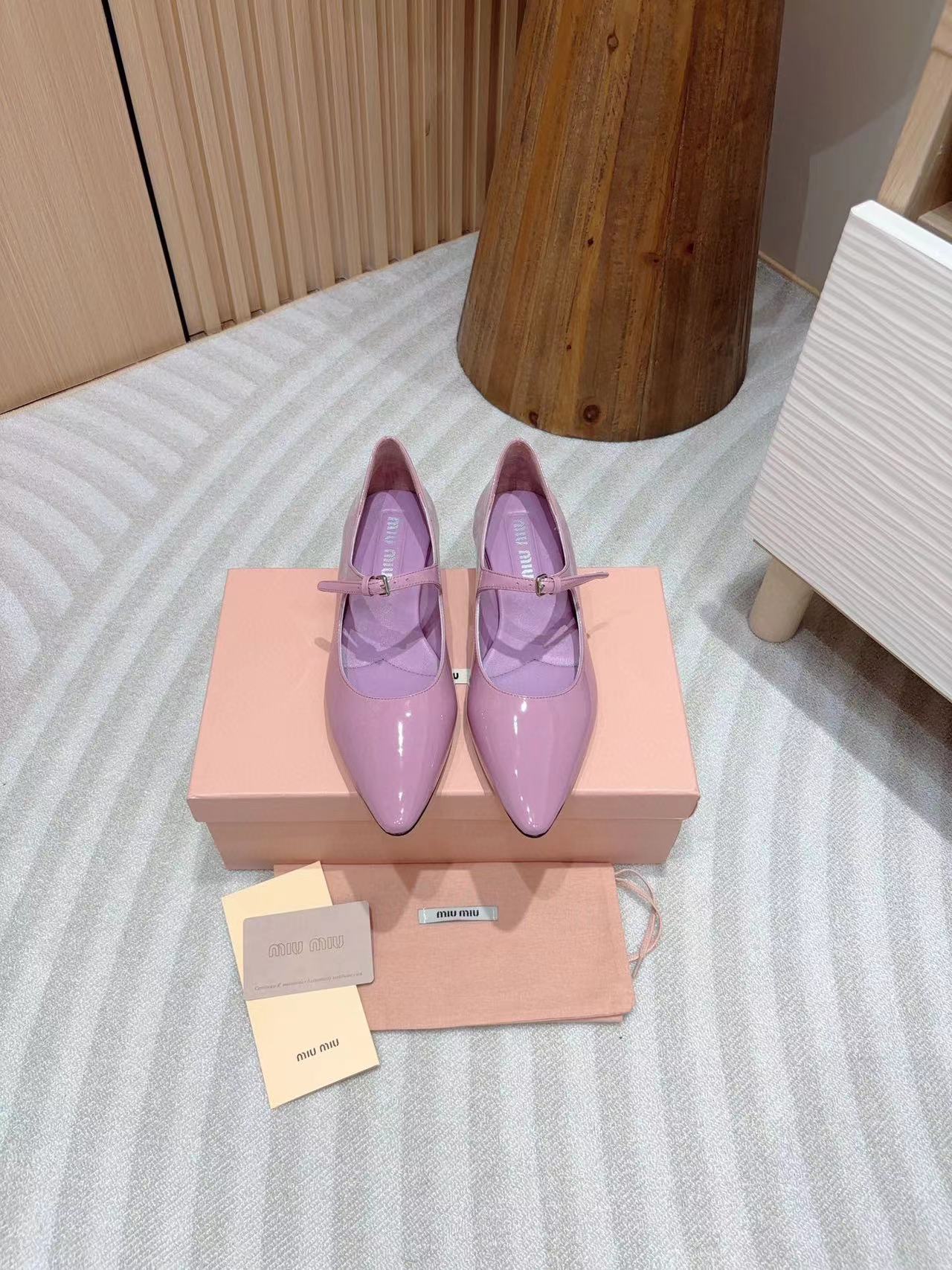 M1UM1U高品質ポインテッドトゥシンプルフラットシューズ【50％割引+送料無料】