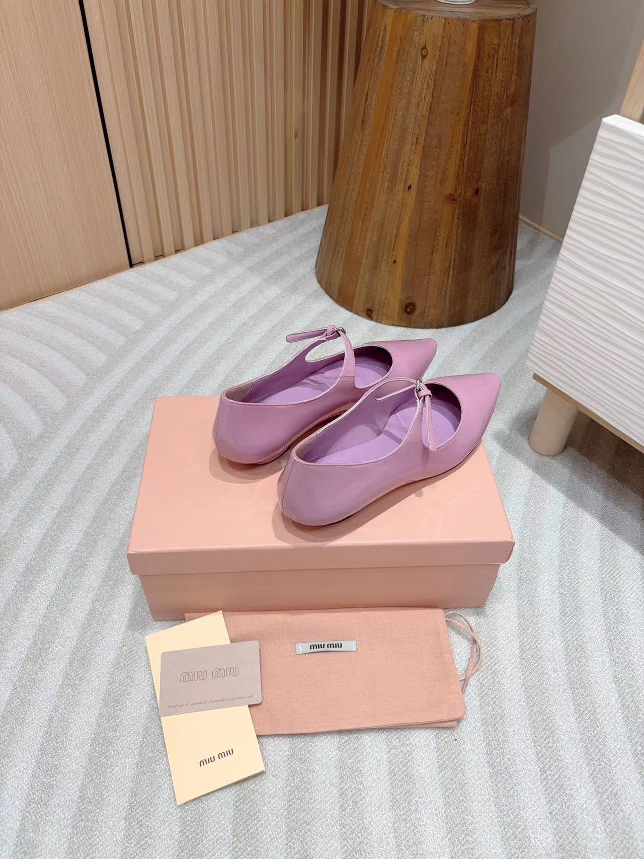 M1UM1U高品質ポインテッドトゥシンプルフラットシューズ【50％割引+送料無料】