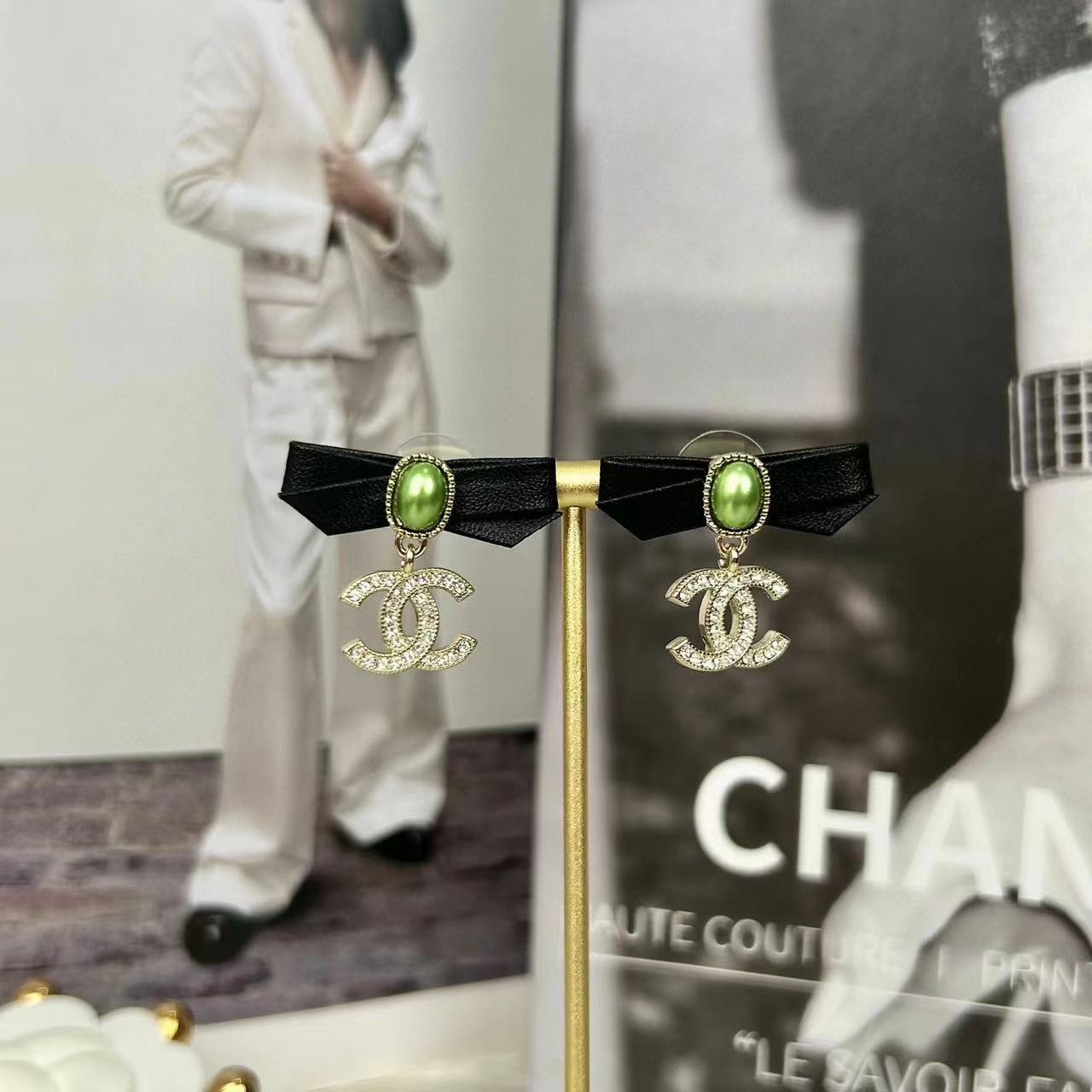 CHANE1 ブラック レザー ボウ ダイヤモンド スタッド イヤリング【50％割引+送料無料】