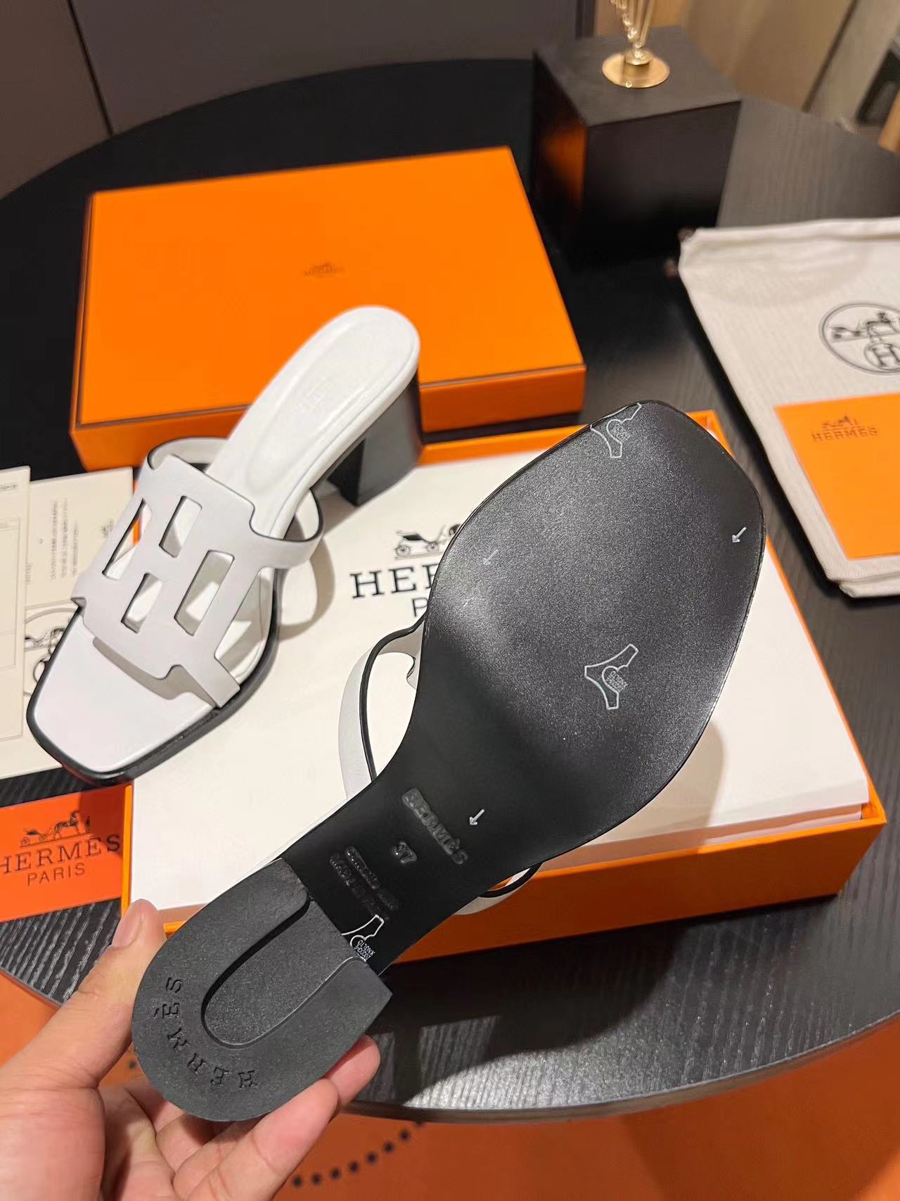 HERME5 高品質中空ブロックヒールスリッパ【50％割引+送料無料】