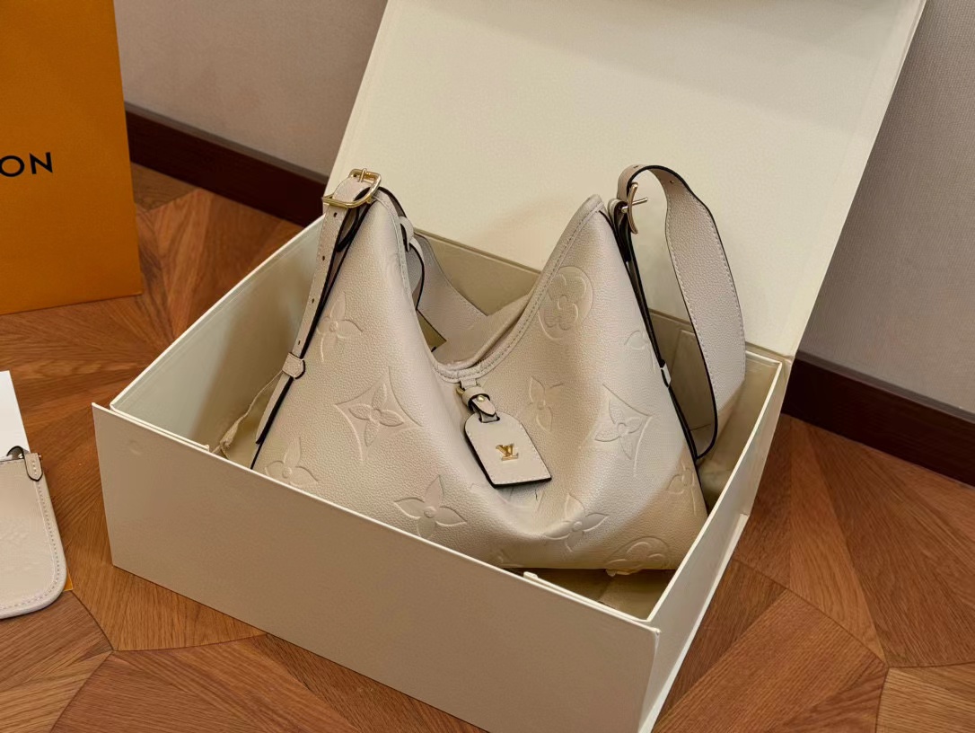 LV CarryAll プリント脇の下バッグ【50％割引+送料無料】