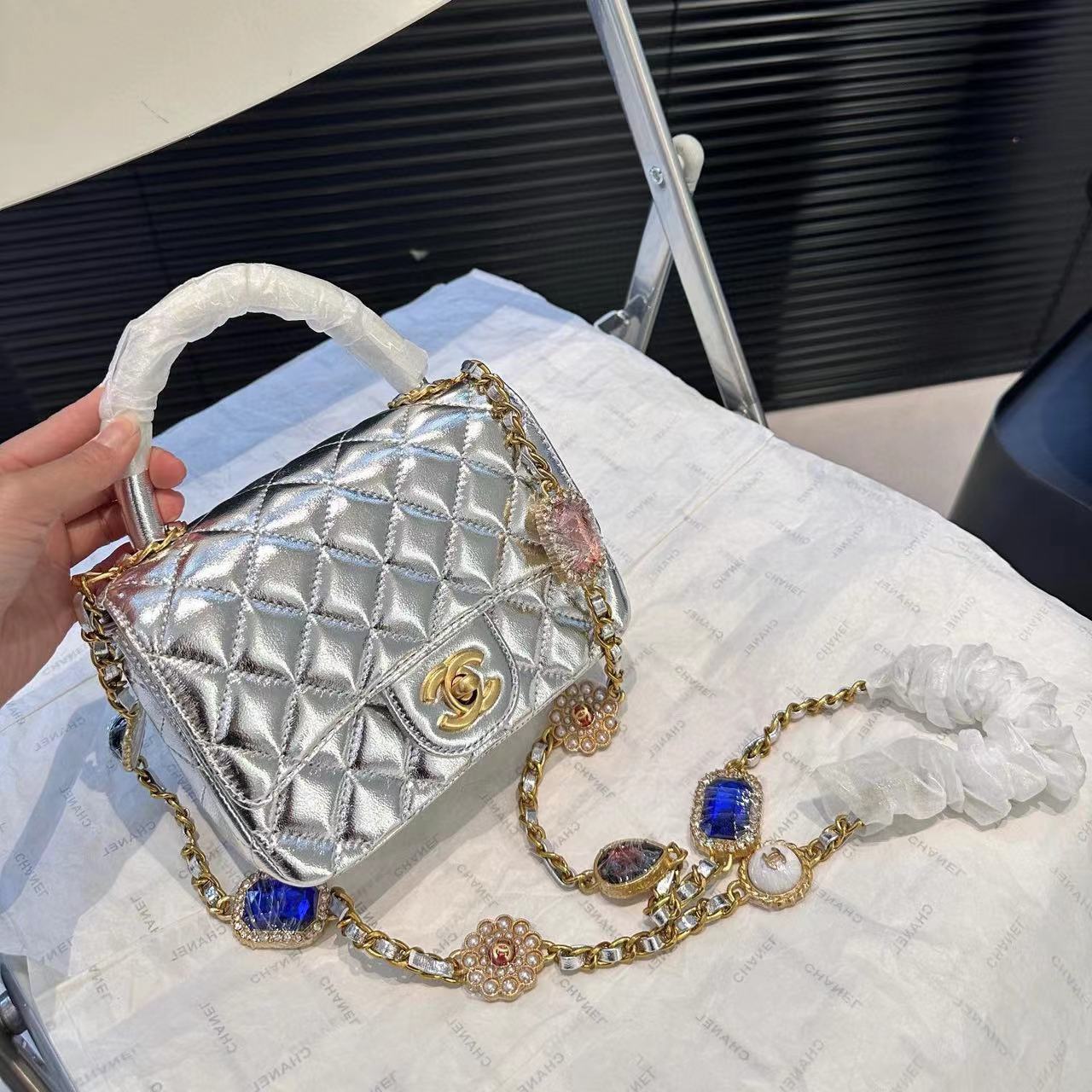 CHANE1 パールカラーダイヤモンドチェーンハンドバッグ【50%割引+送料無料】